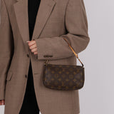 Louis Vuitton 2000 Monogram Pochette