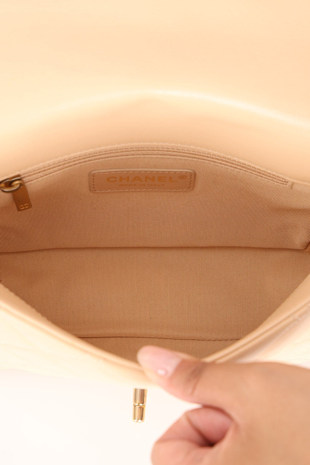 Chanel Bijoux Coin Flap Beige Lambskin AGHW