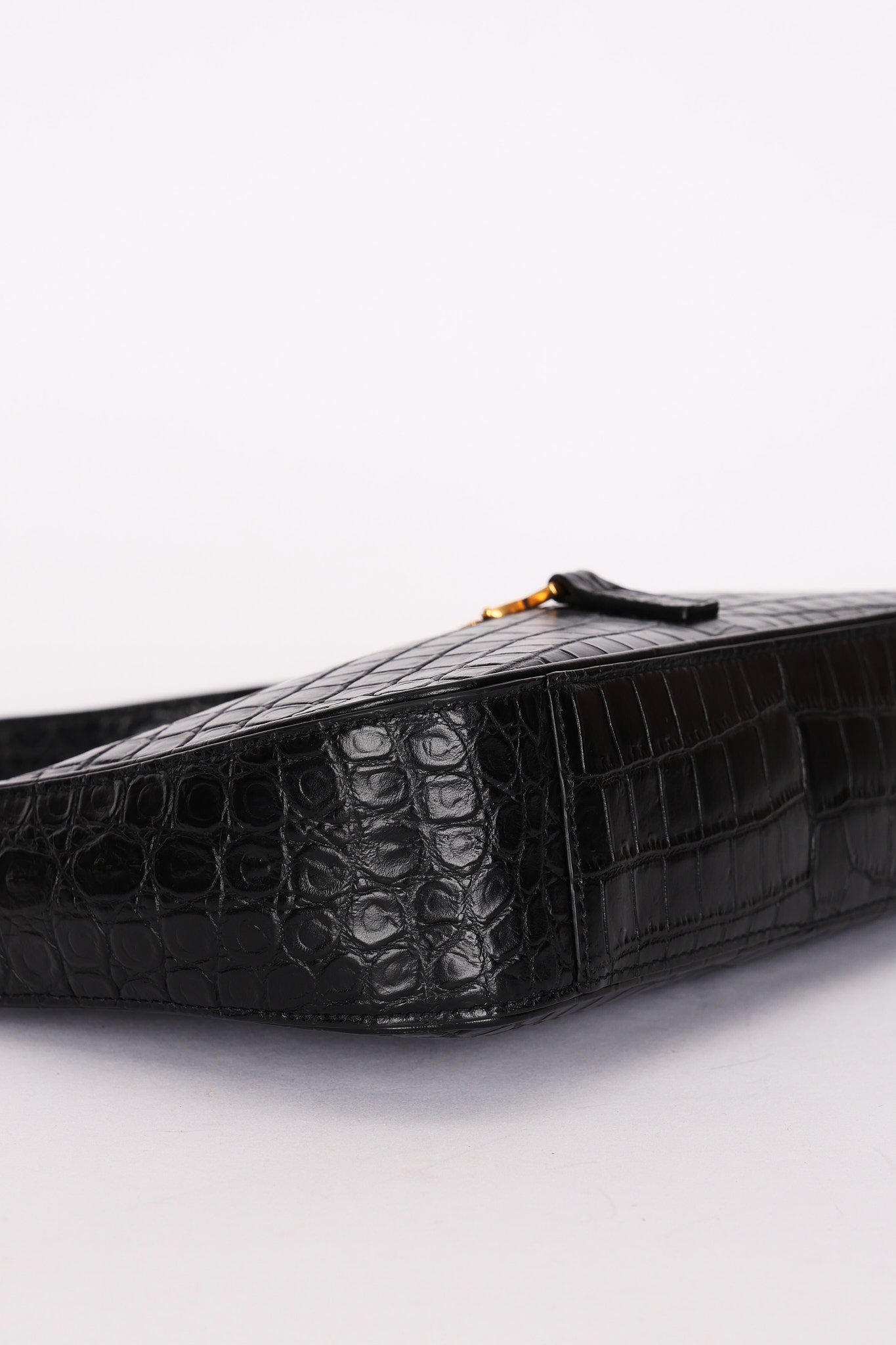 Saint Laurent Le 5 A 7 Shoulder Bag Croc Embossed
