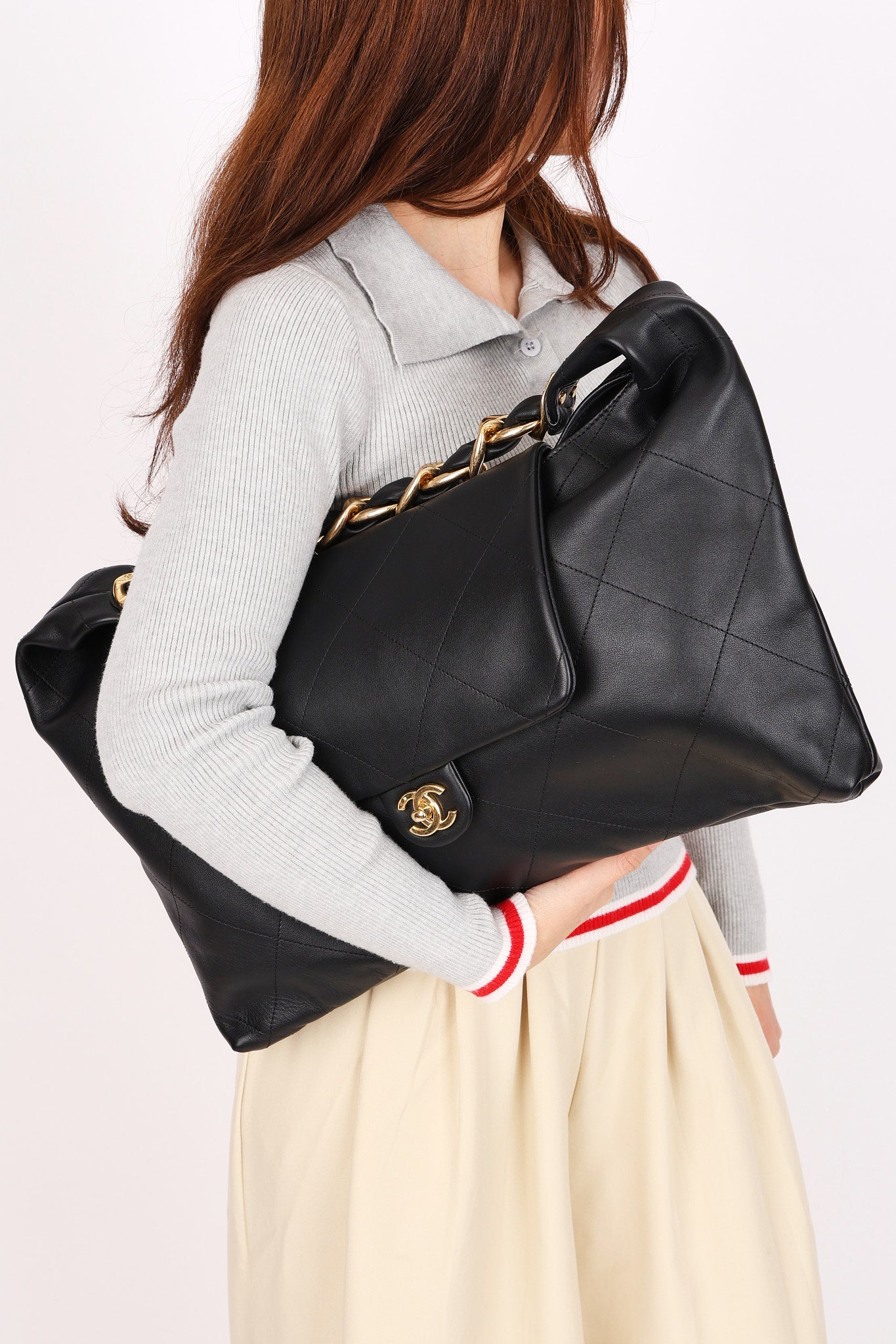 Chanel Maxi CC Hobo Black Calfskin AGHW