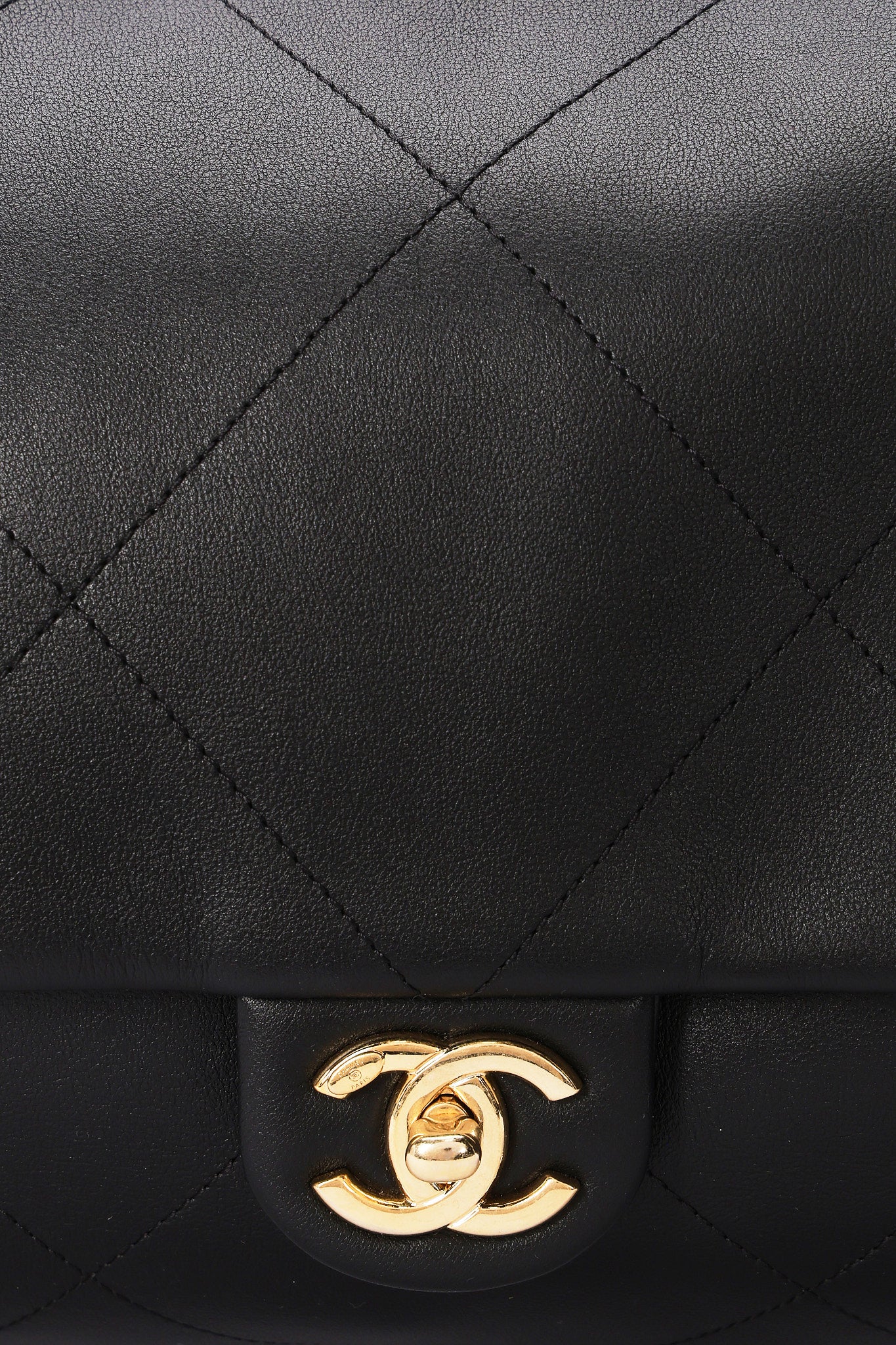 Chanel Maxi CC Hobo Black Calfskin 2025 AGHW