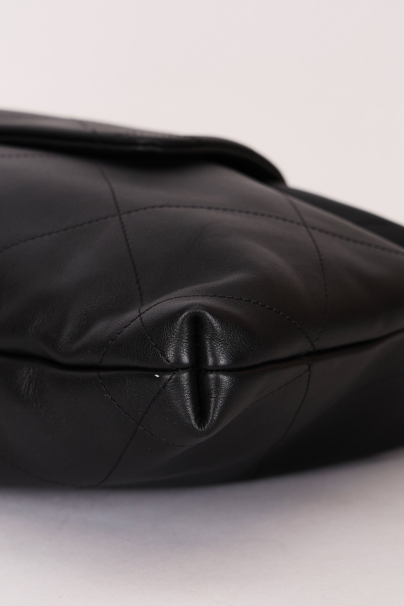 Chanel Maxi CC Hobo Black Calfskin AGHW