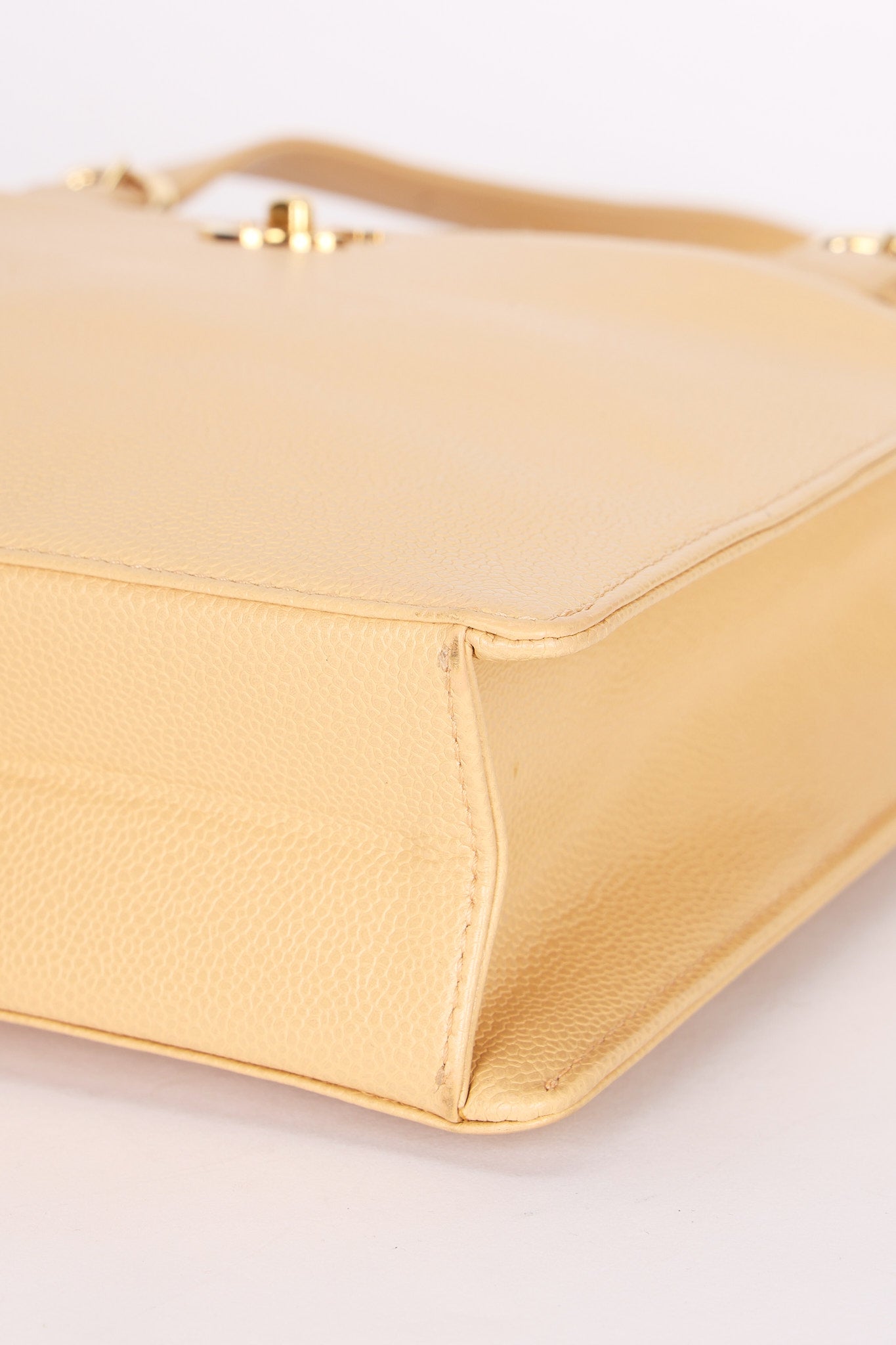 Chanel Caviar Nude Vintage shoulder bag