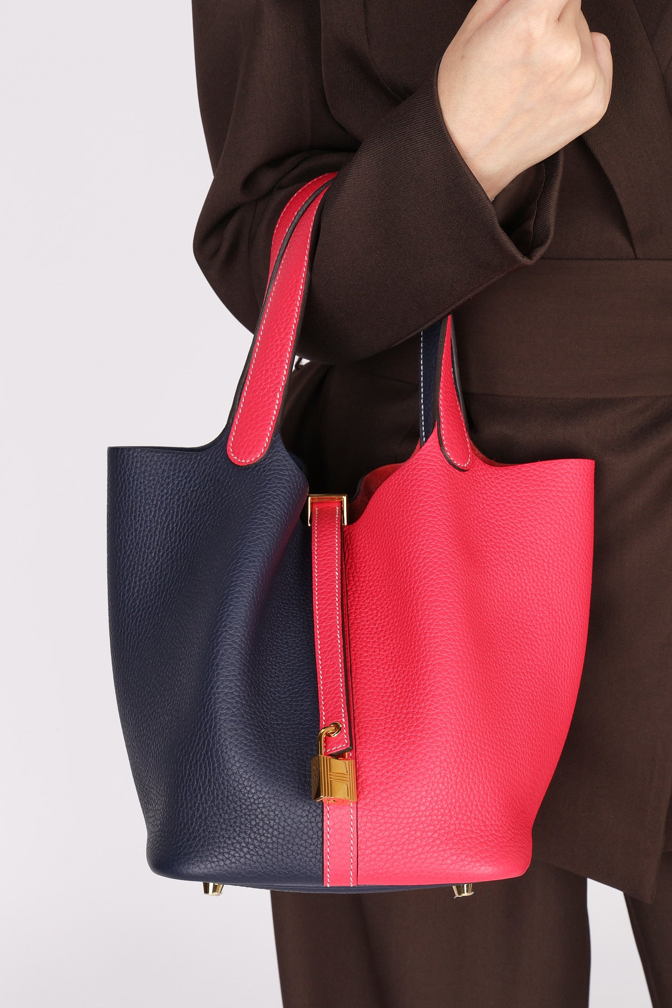 Hermès Casque Picotin 22 Rose Extreme and Bleu Nuit Taurillon Clemence GHW