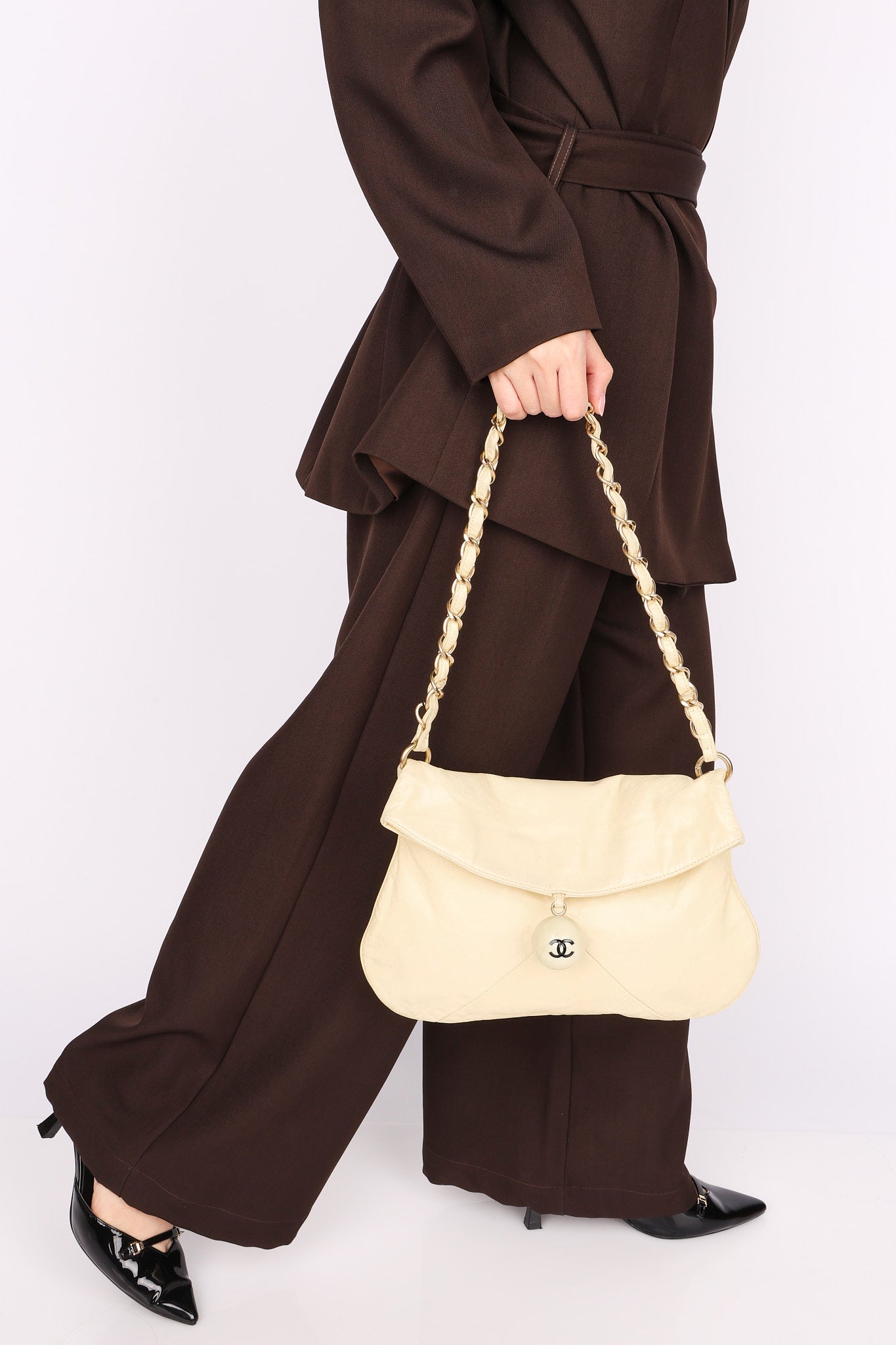 Chanel Bag Cream Calfskin AGHW