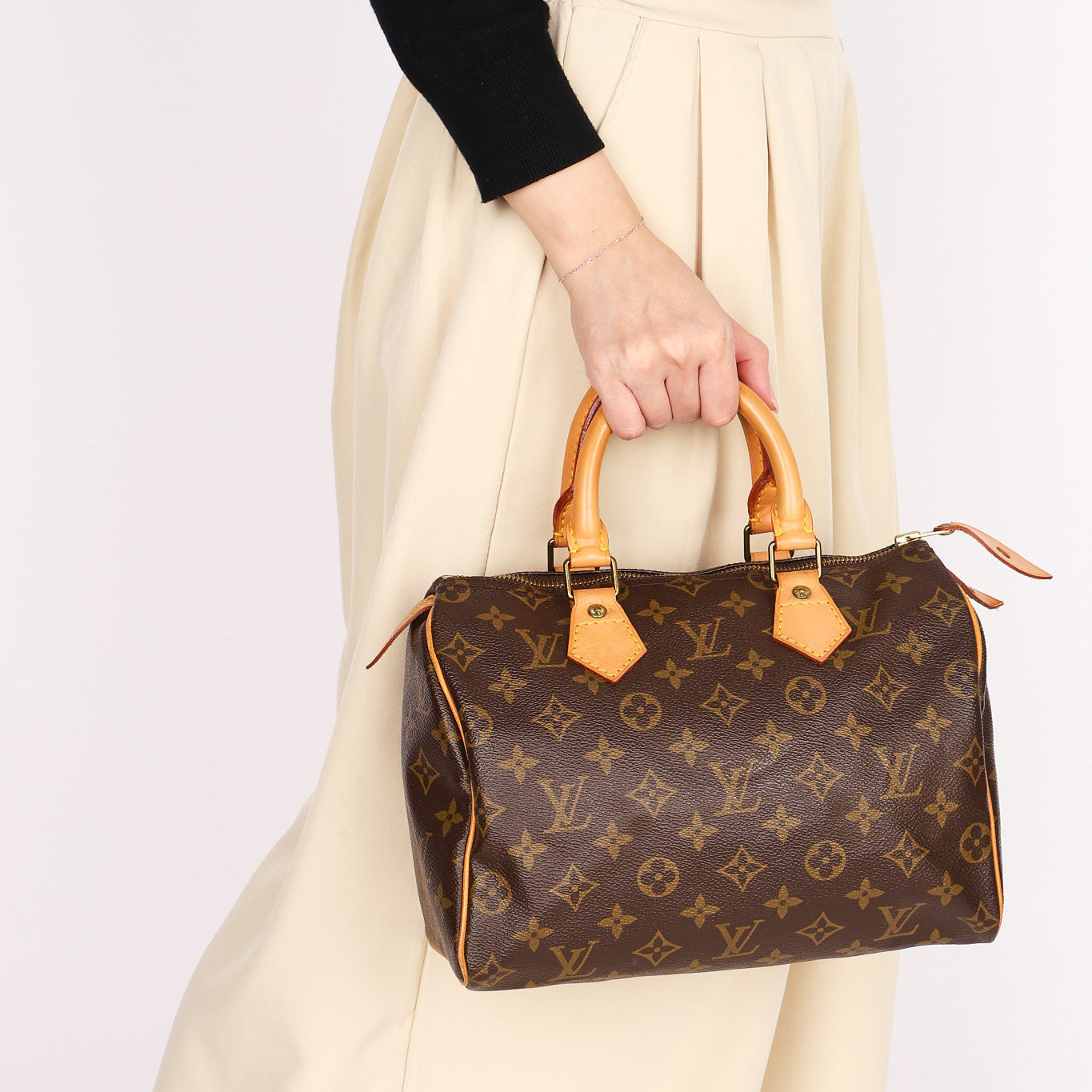 Louis Vuitton Monogram Speedy 25