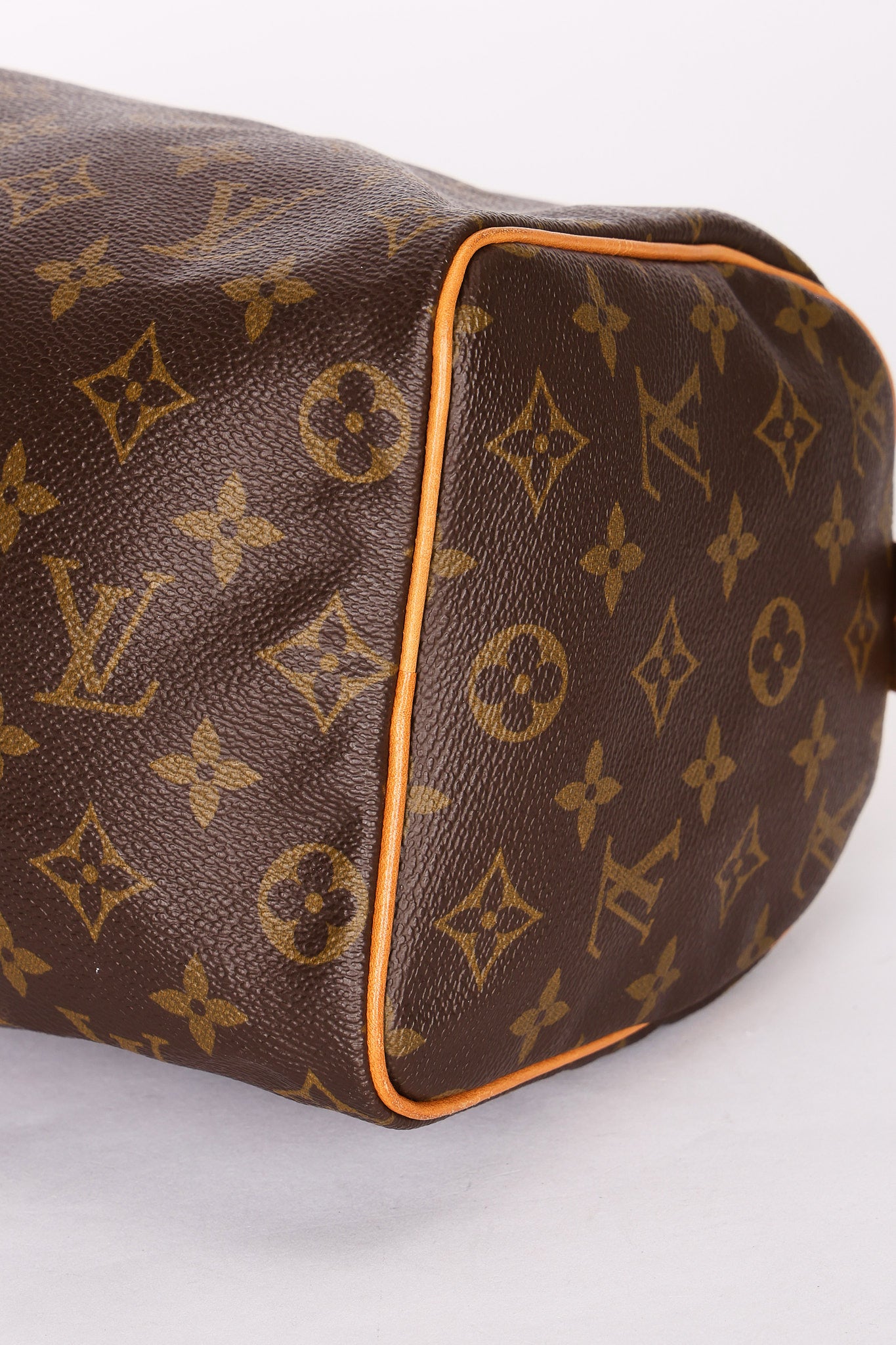 Louis Vuitton Monogram Speedy 25