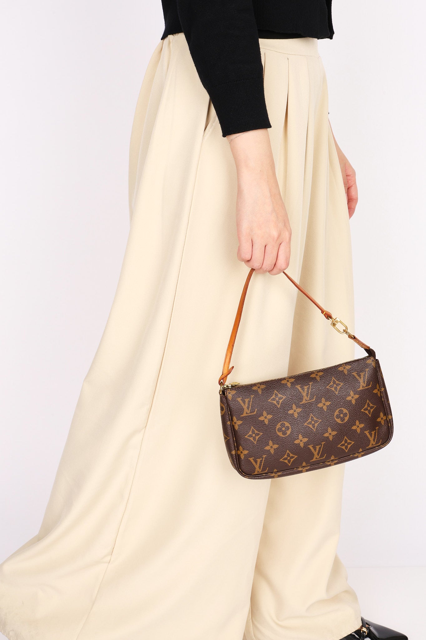 Louis Vuitton Monogram Pochette