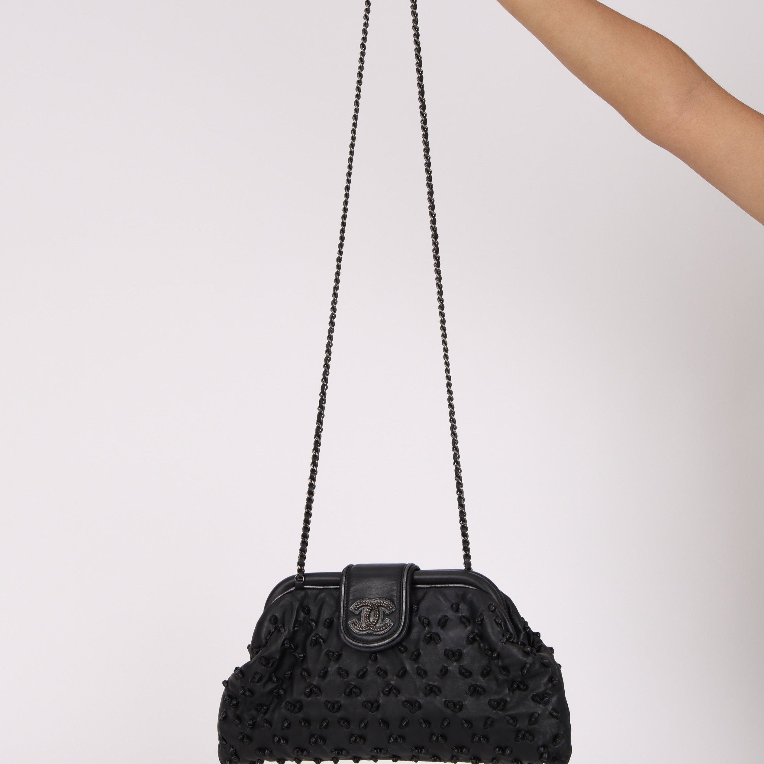 Chanel Chic Knot Clutch Black Lambskin RHW