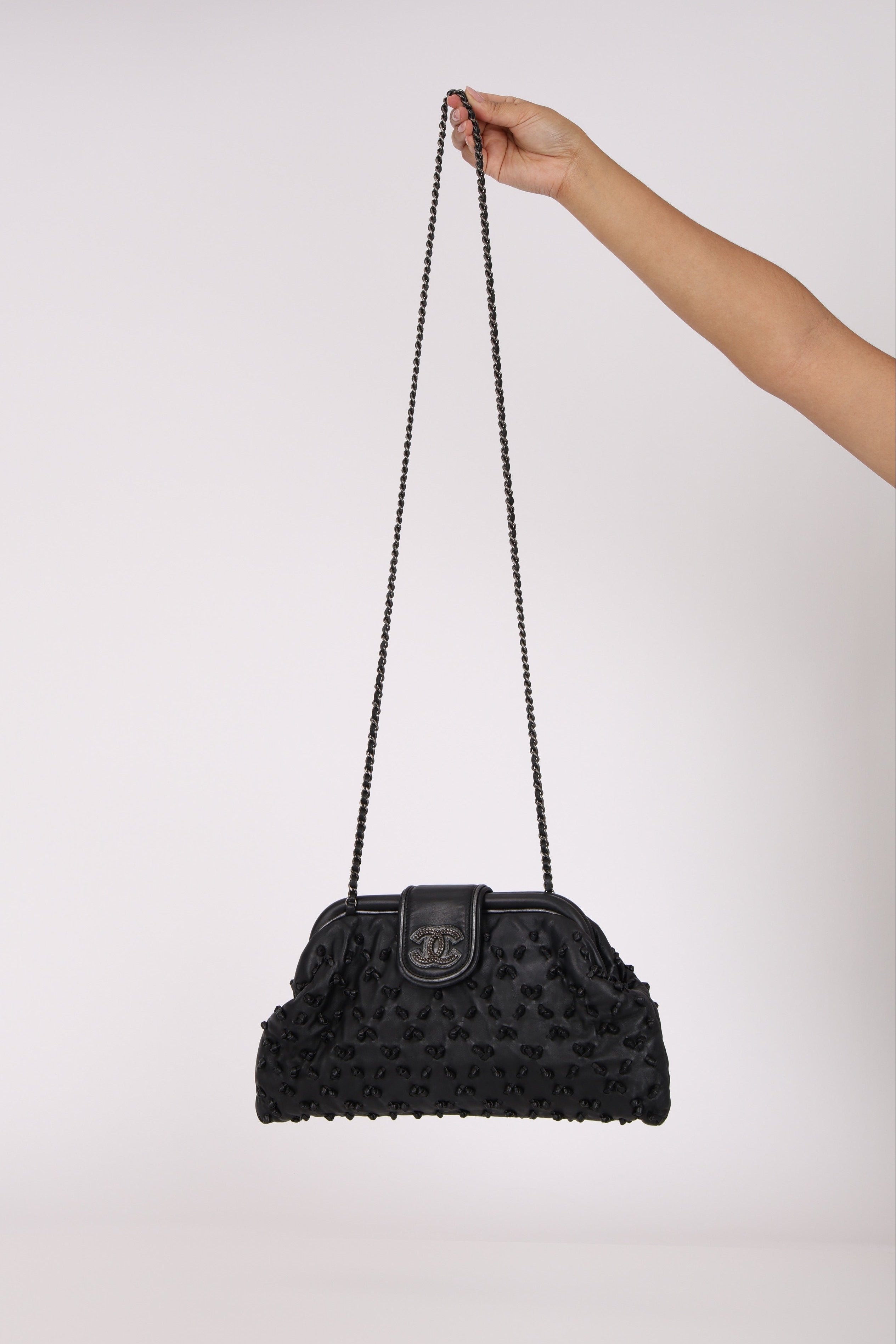 Chanel Chic Knot Clutch Black Lambskin RHW