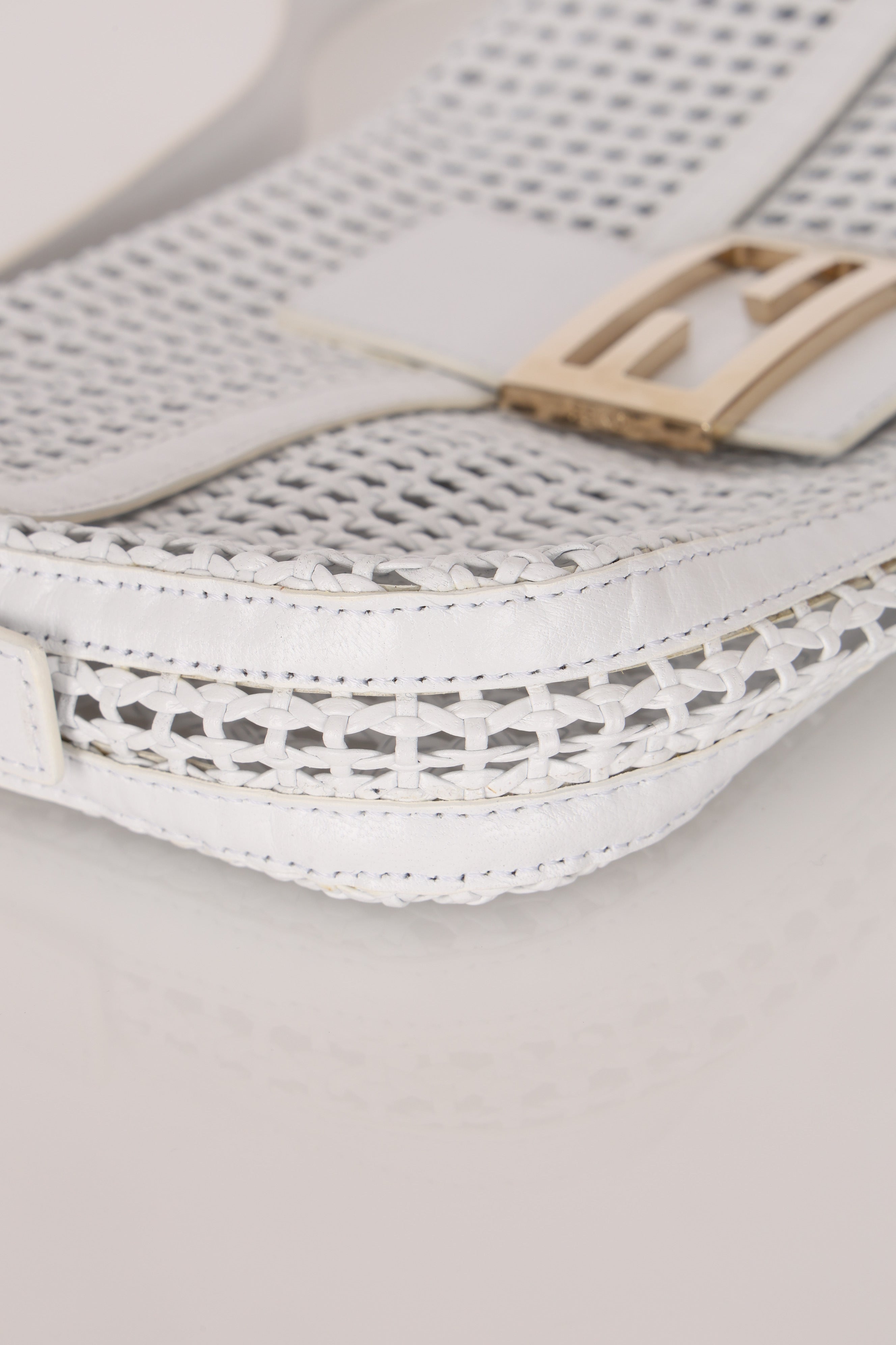 Rare Fendi White Woven Baguette 2008 (NEEDS MORE PICS)