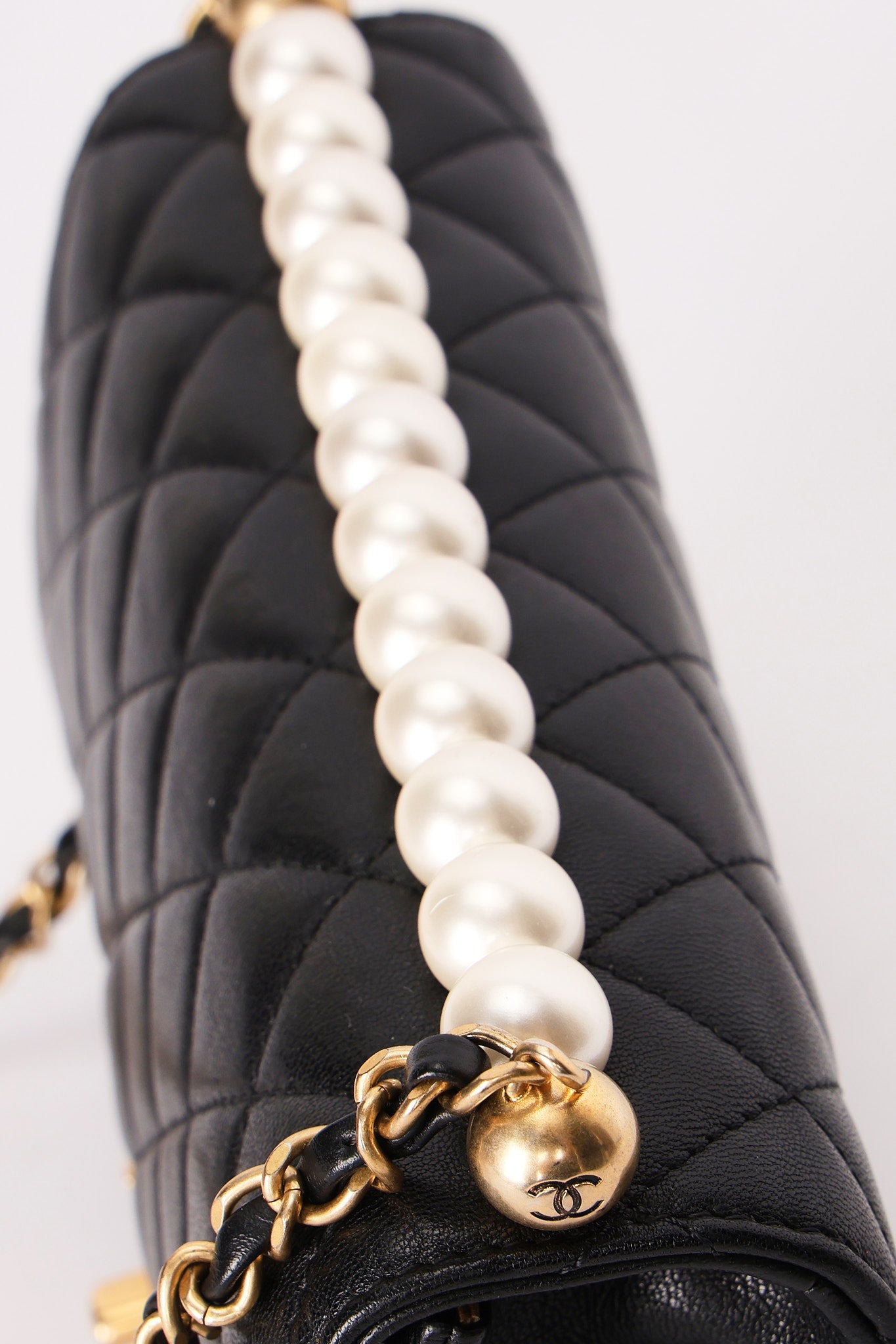 Chanel Chic Pearls Single Flap Black Calfskin AGHW