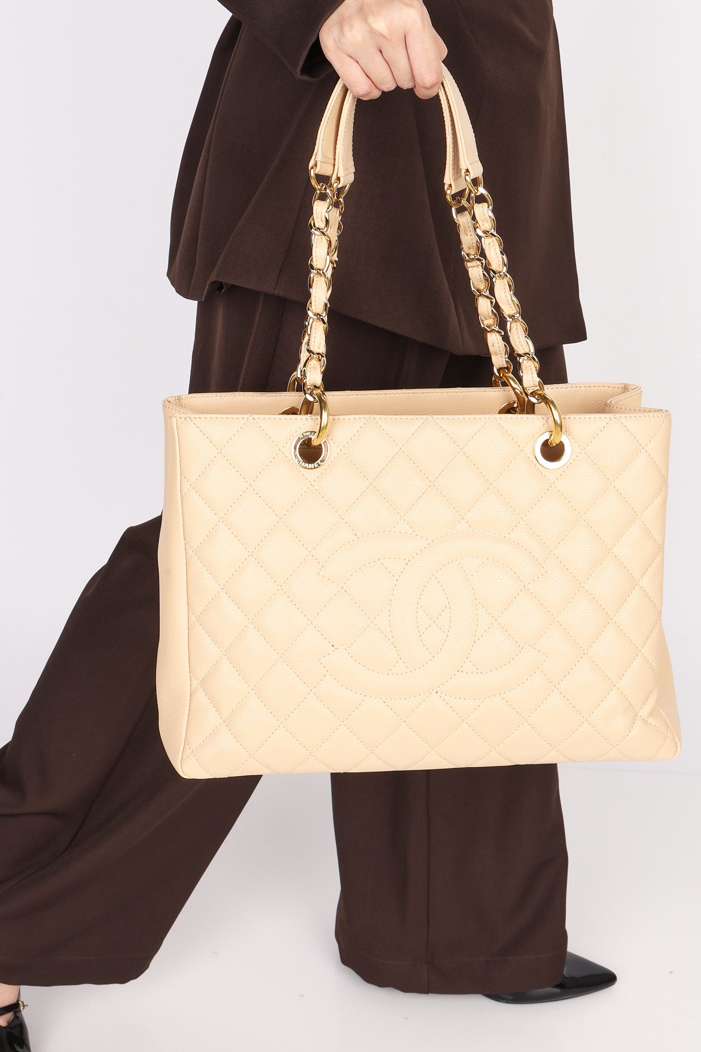 Chanel Timeless Shoulder Bag Beige Caviar GHW