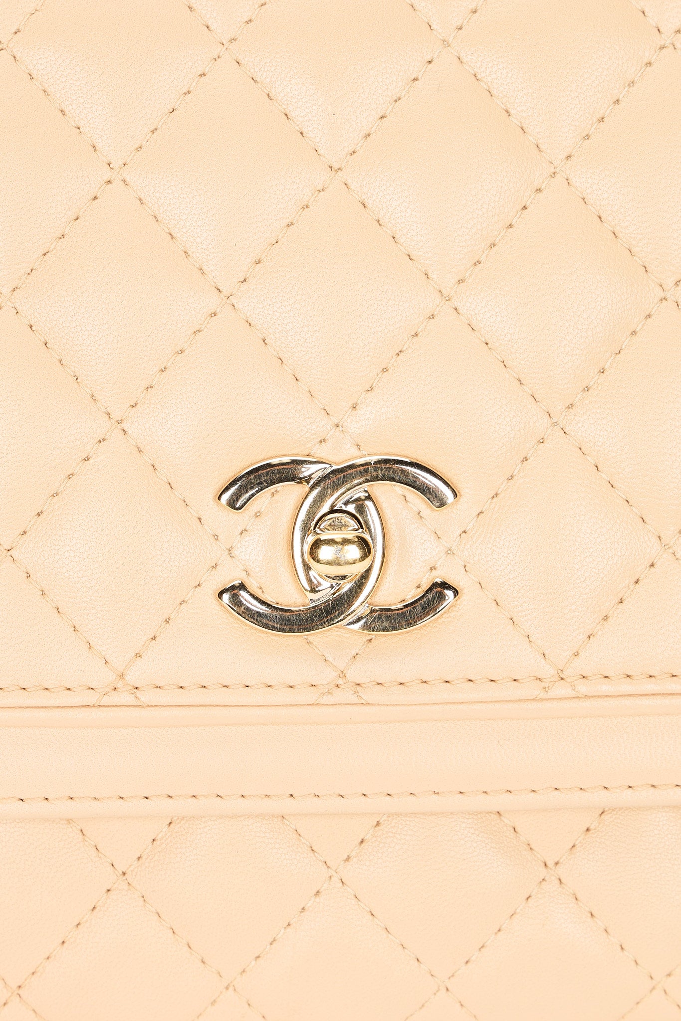 Chanel Medium Lovely Day Flap Beige Lambskin GHW