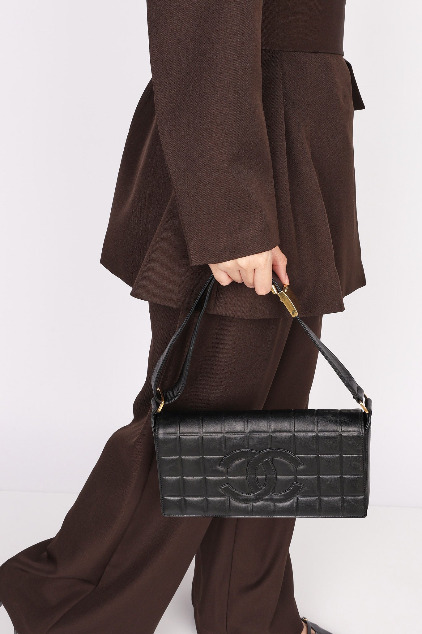 Chanel Chocolate Bar Shoulder Bag Black Calfskin GHW