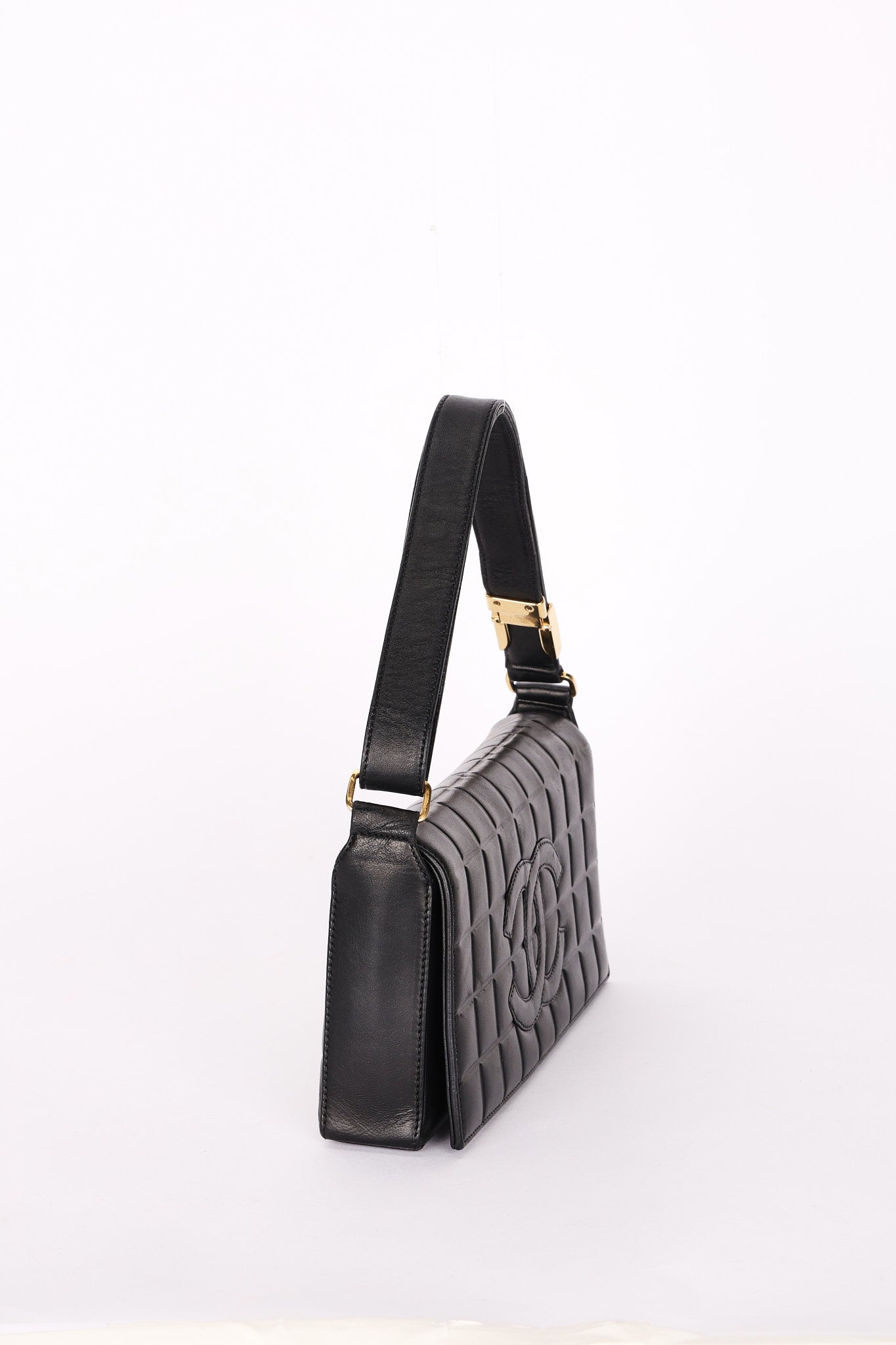 Chanel Chocolate Bar Shoulder Bag Black Calfskin GHW