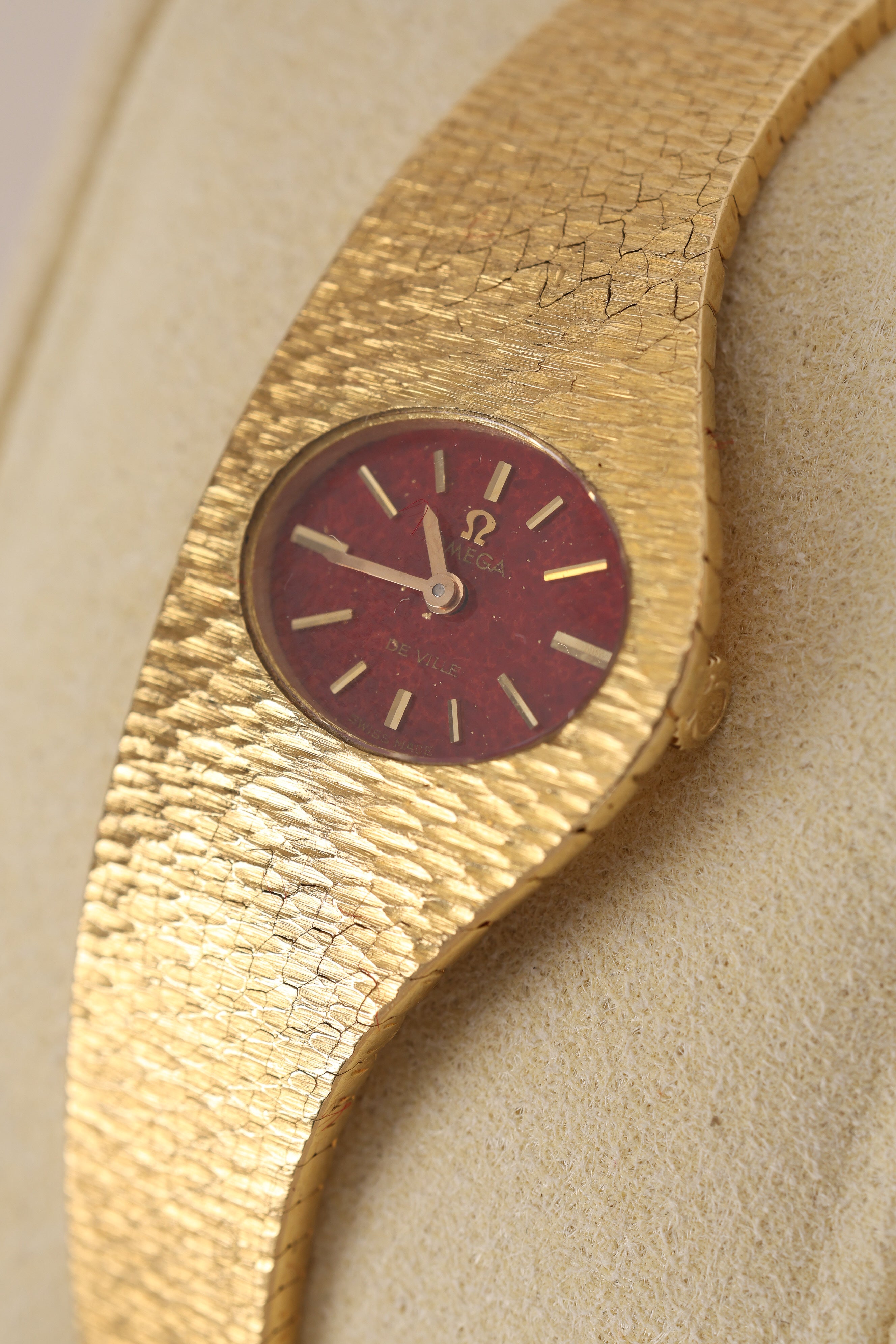 Ultra-Rare Omega De Ville 18K Yellow Gold Carnelian Watch 20mm