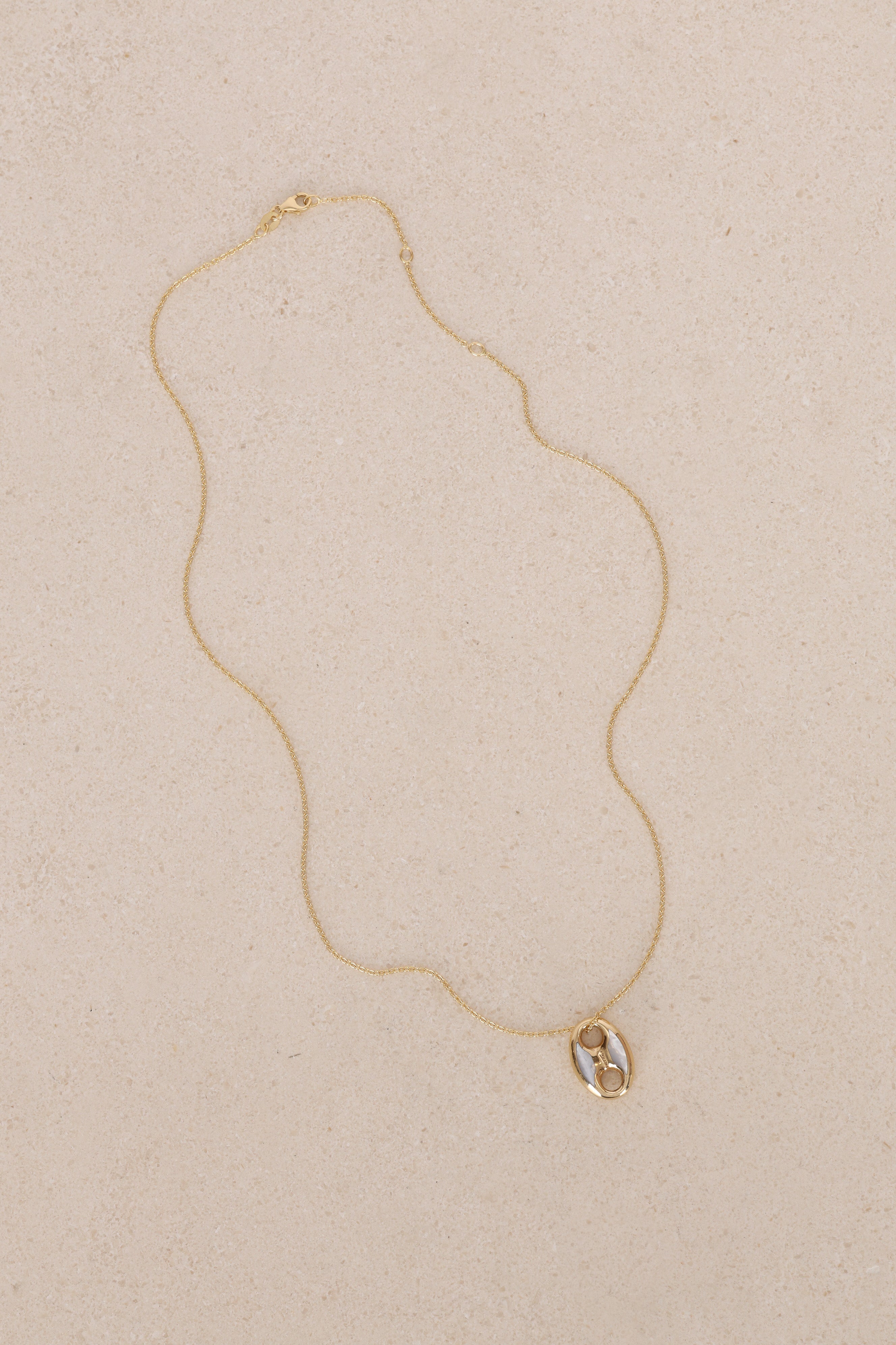 14K Yellow Gold Mother of Pearl Mariner Link Pendant Necklace