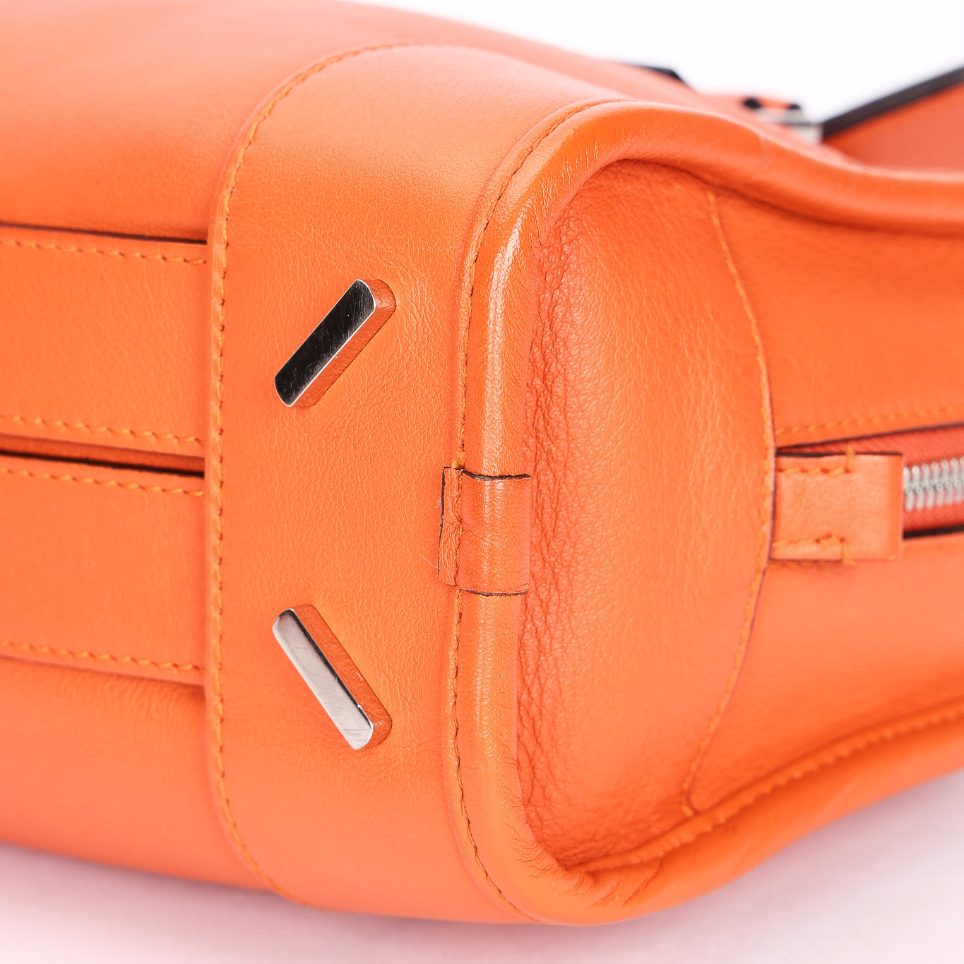 Loewe Amazona II 23 Orange