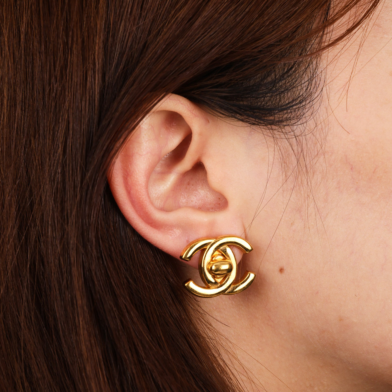 Chanel 1995 CC Turnlock Clip-On Earrings