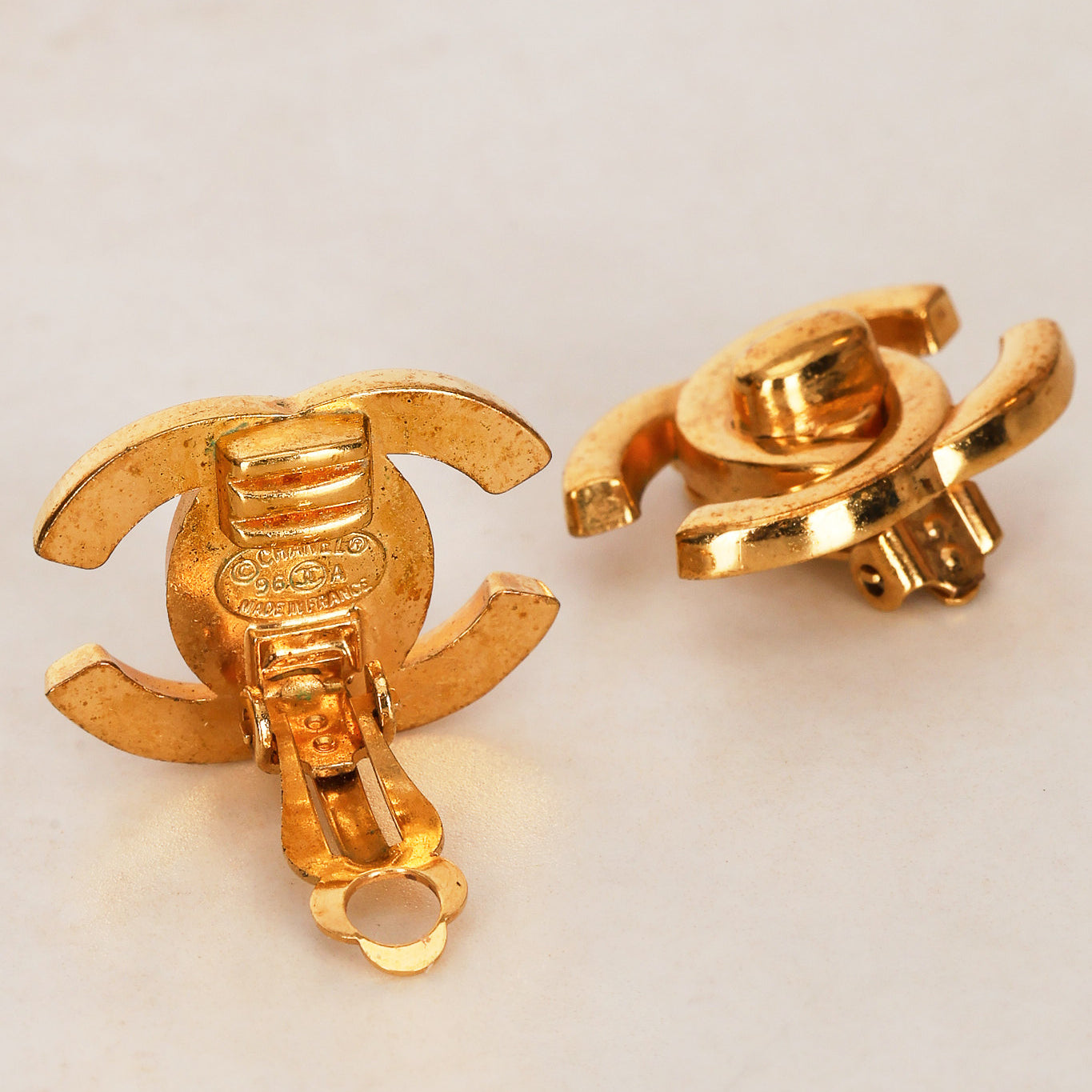 Chanel 1995 CC Turnlock Clip-On Earrings