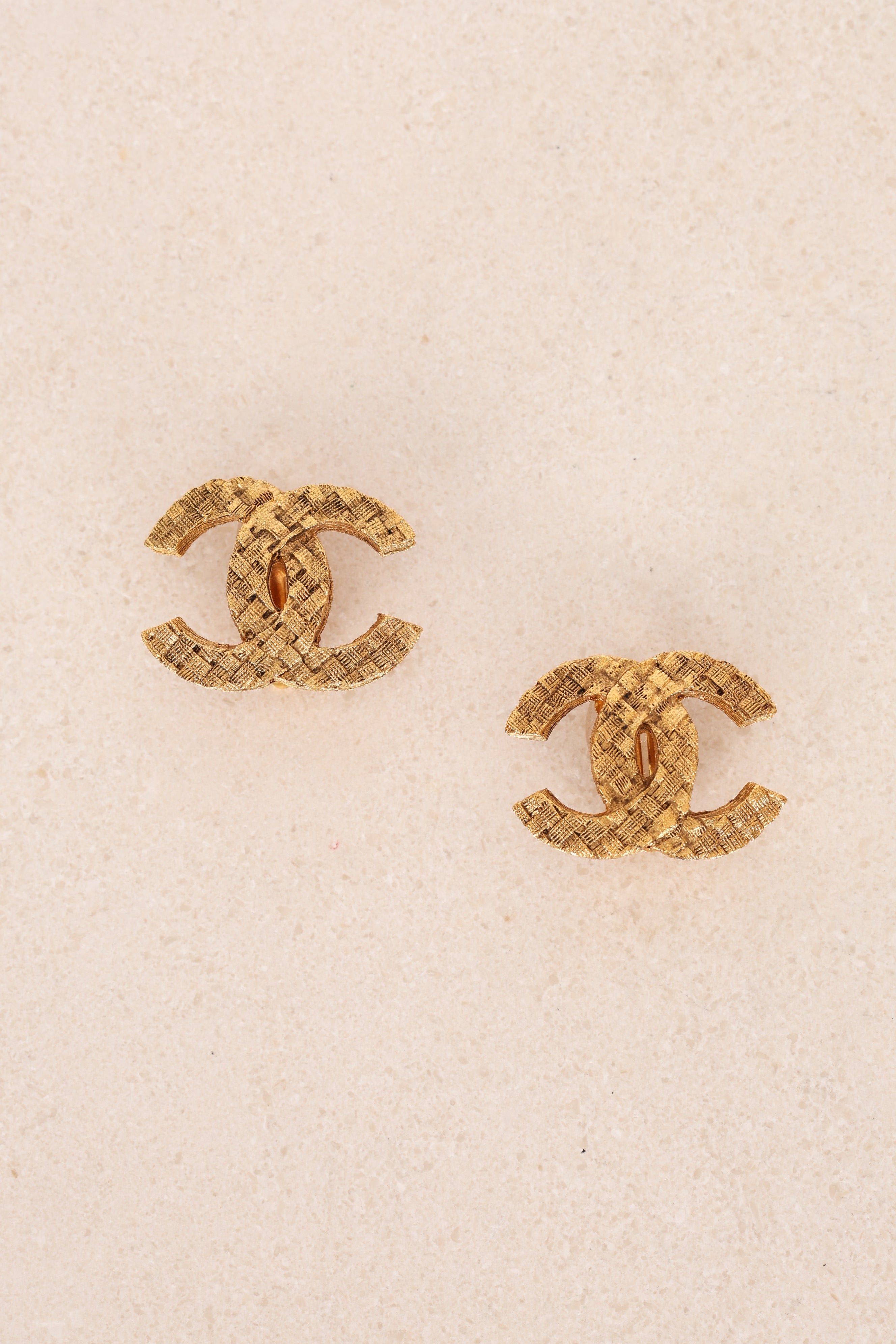 Chanel 70s-80s Woven Motif CC Clip-On Earrings