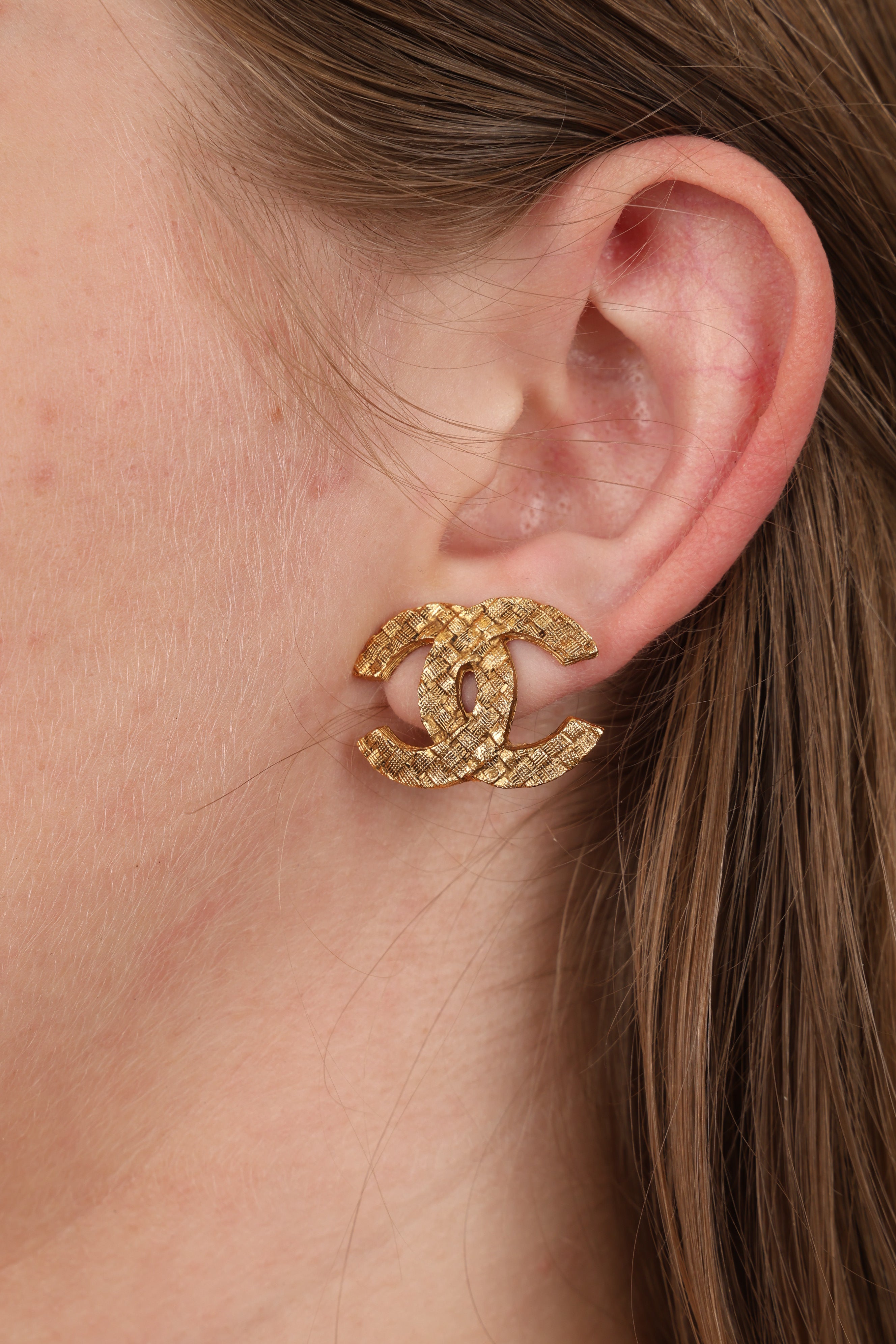 Chanel 70s-80s Woven Motif CC Clip-On Earrings