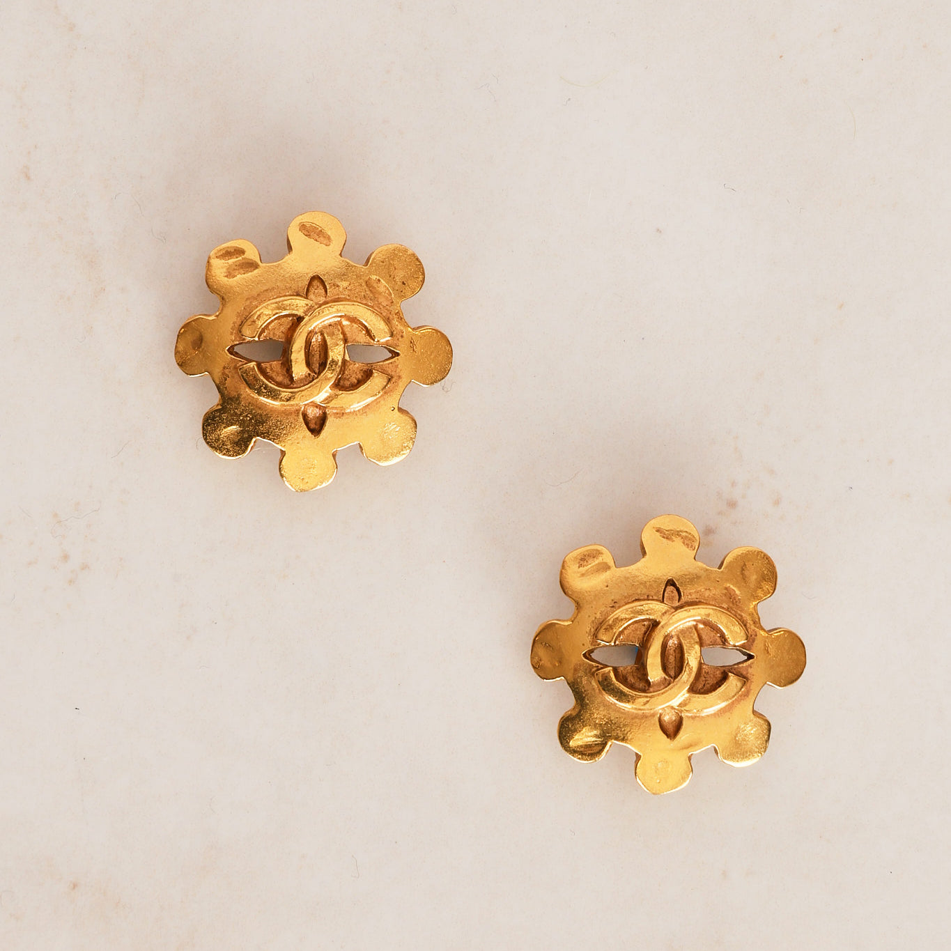 Chanel 1994 CC Logo Flower Clip-On Earrings