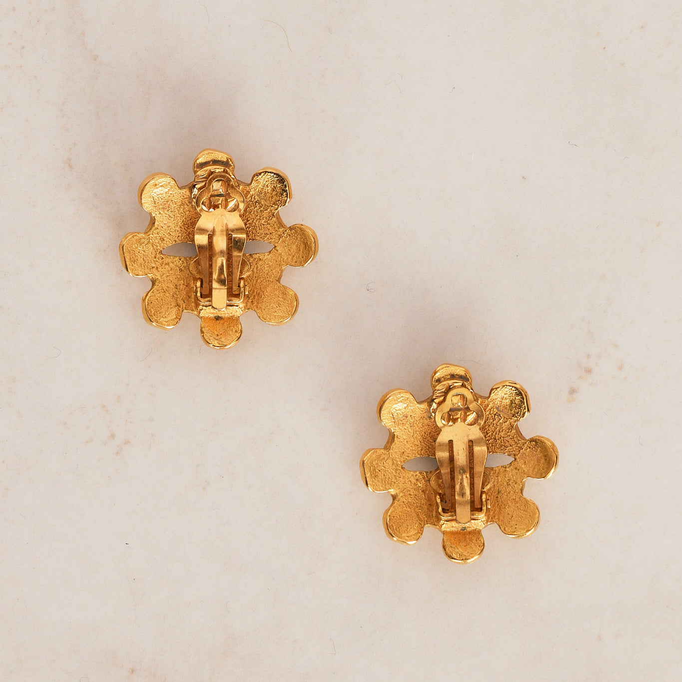 Chanel 1994 CC Logo Flower Clip-On Earrings