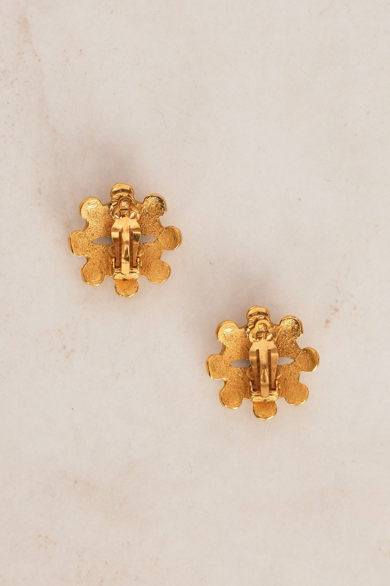 Chanel 1994 CC Logo Flower Clip-On Earrings