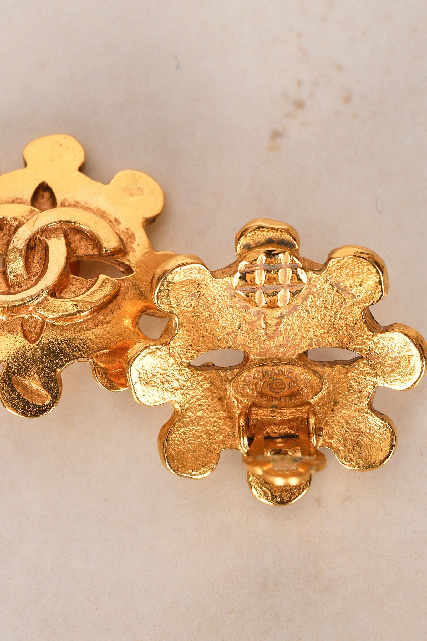 Chanel 1994 CC Logo Flower Clip-On Earrings