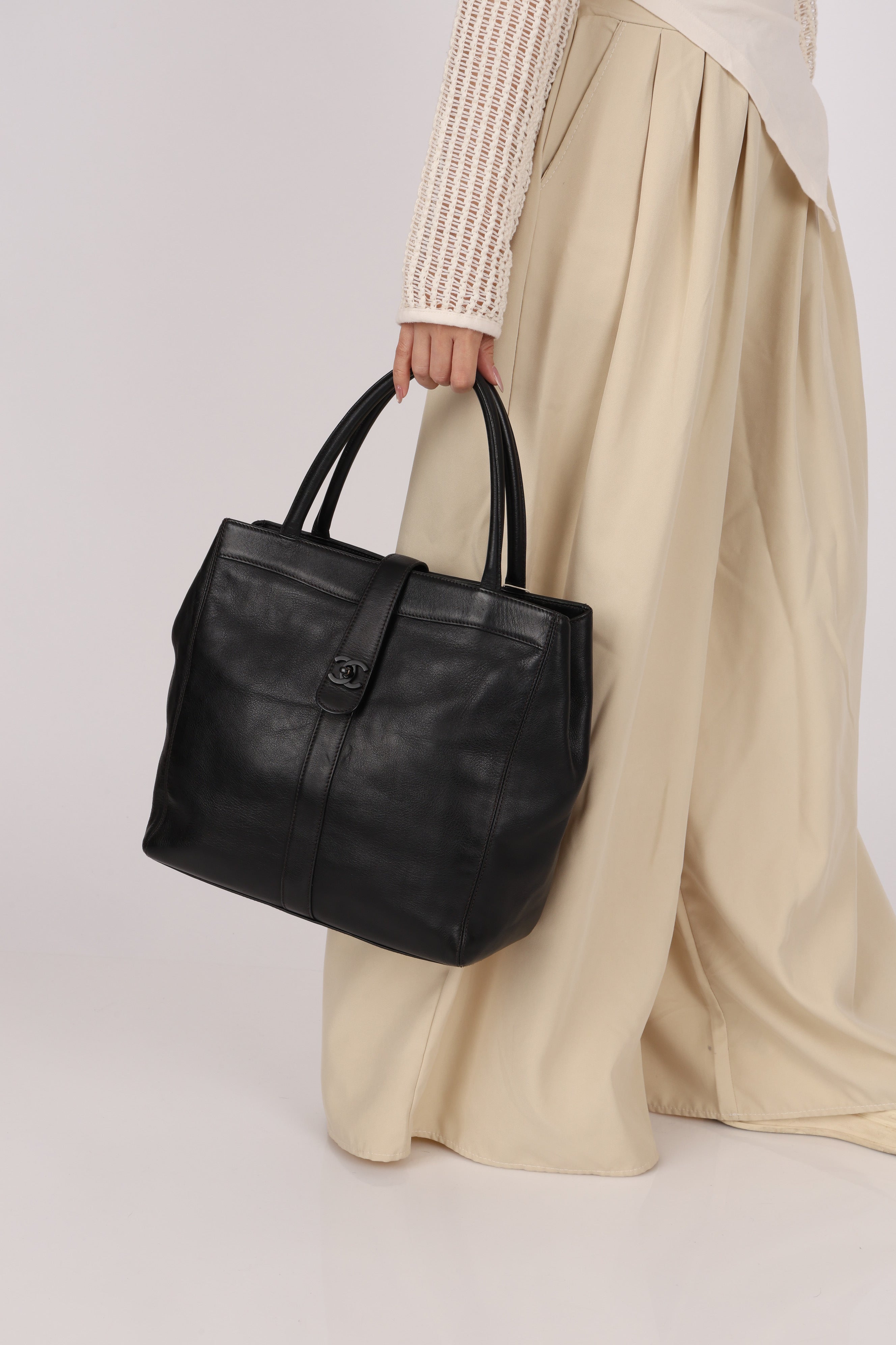 Chanel Incognito Turnlock Tote Black Calfskin 1999 BHW
