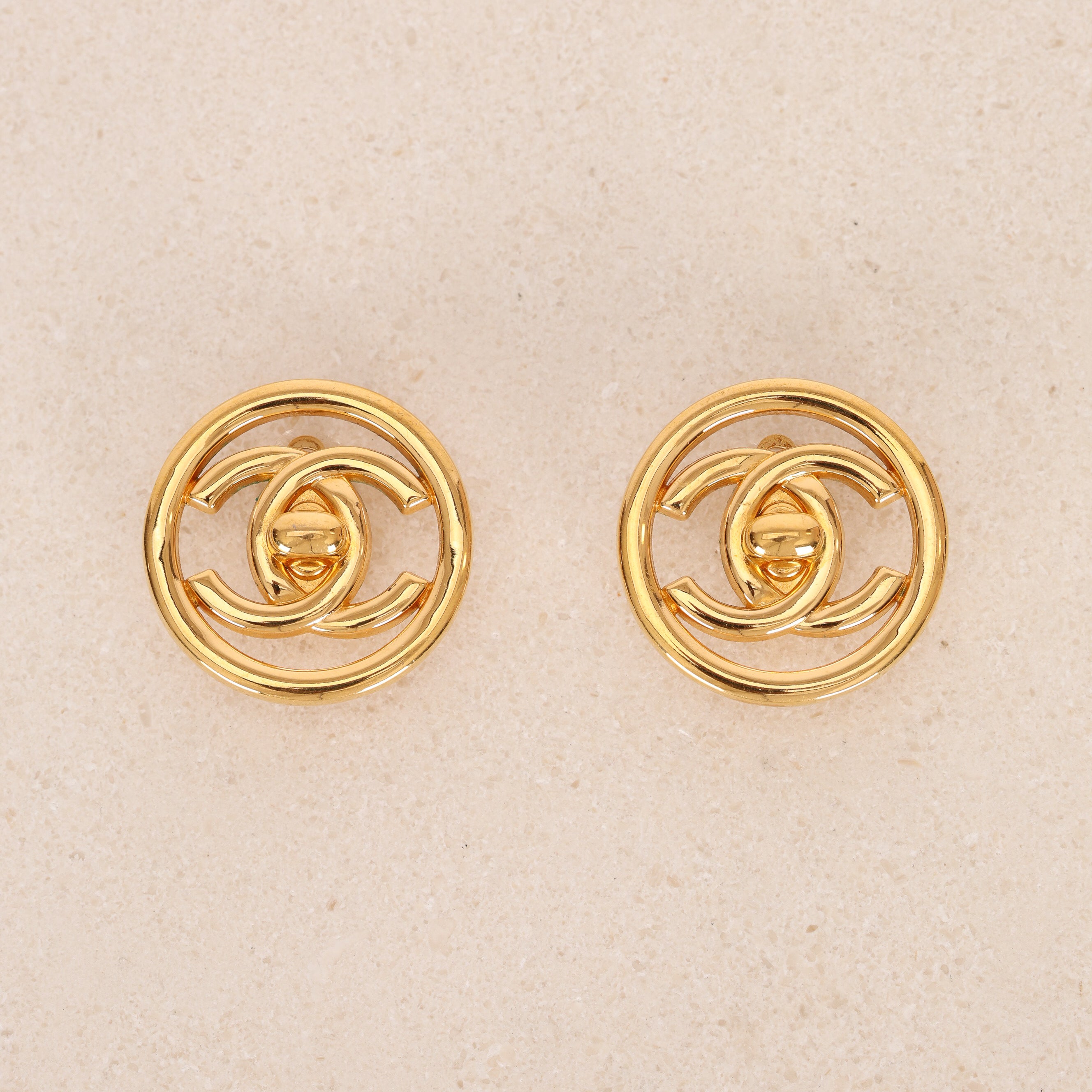 Chanel 1997 CC Turnlock Circle Clip-On Earrings 24K GP