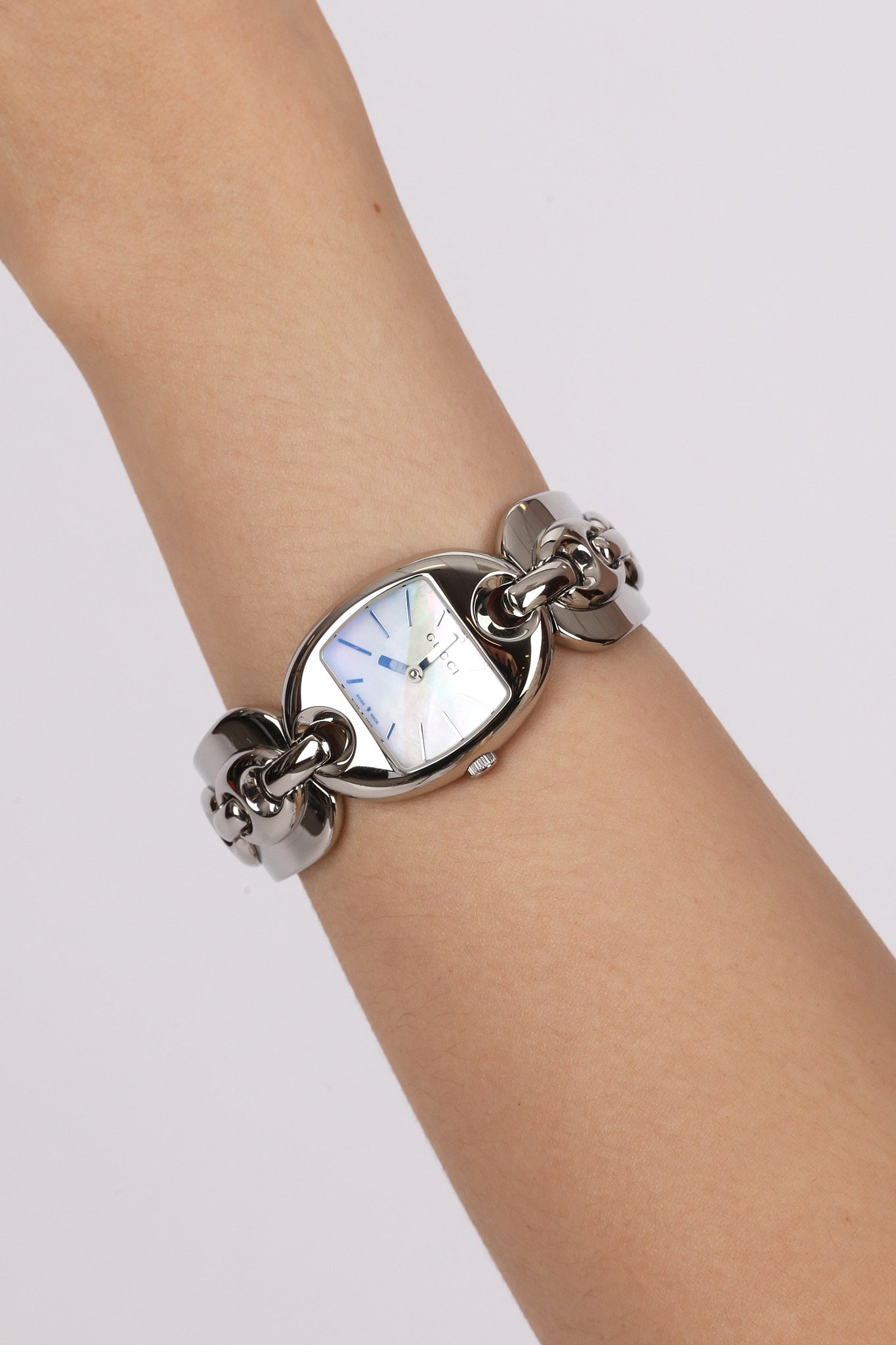 Gucci 121.5 Stainless Steel and Mother of Pearl Chain Watch 26mm