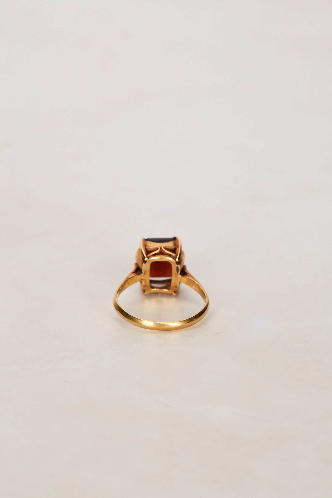 Vintage 18K Yellow Gold Garnet Cocktail Ring, Size US 7