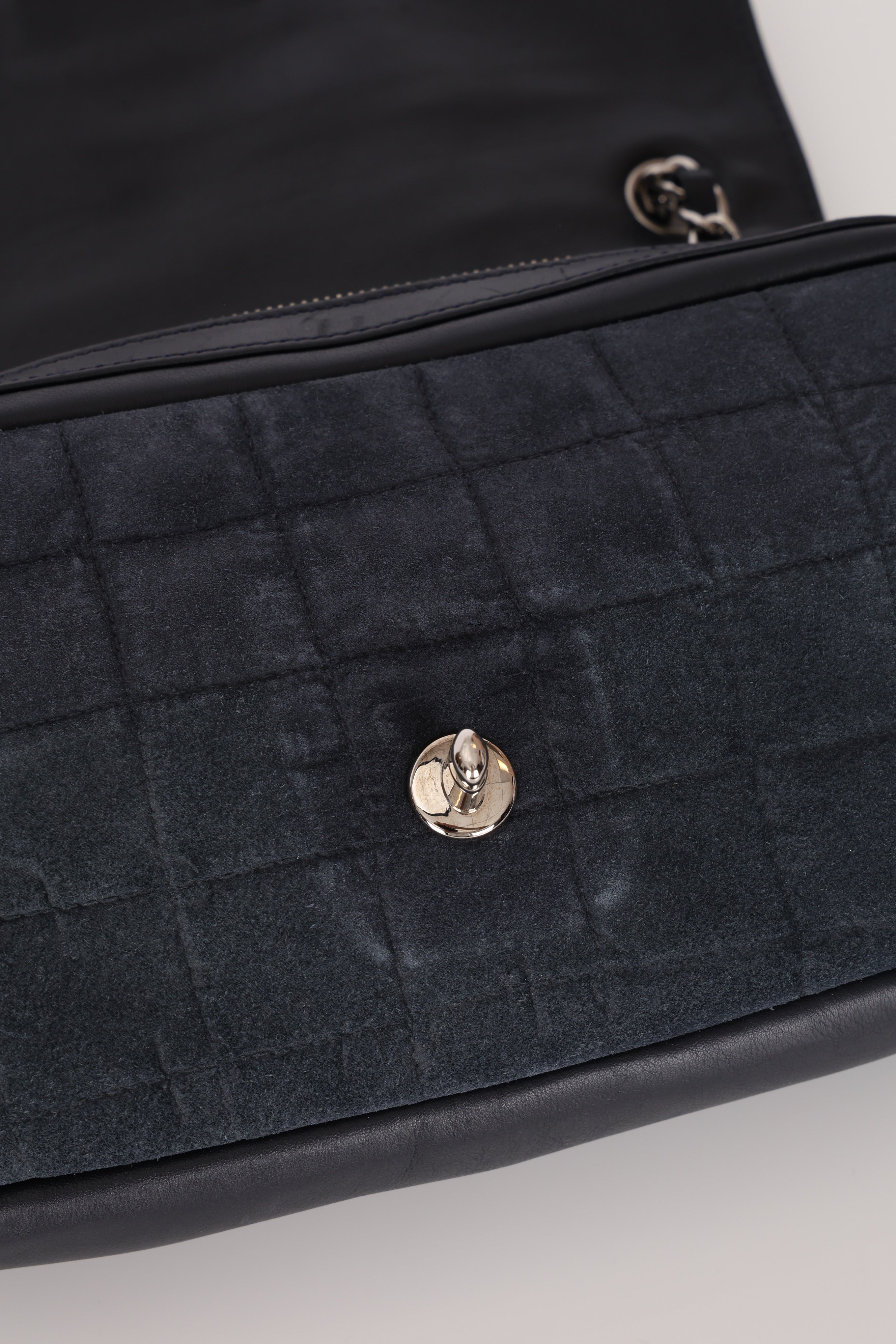 Chanel Chocolate Bar Single Flap Navy Suede SHW