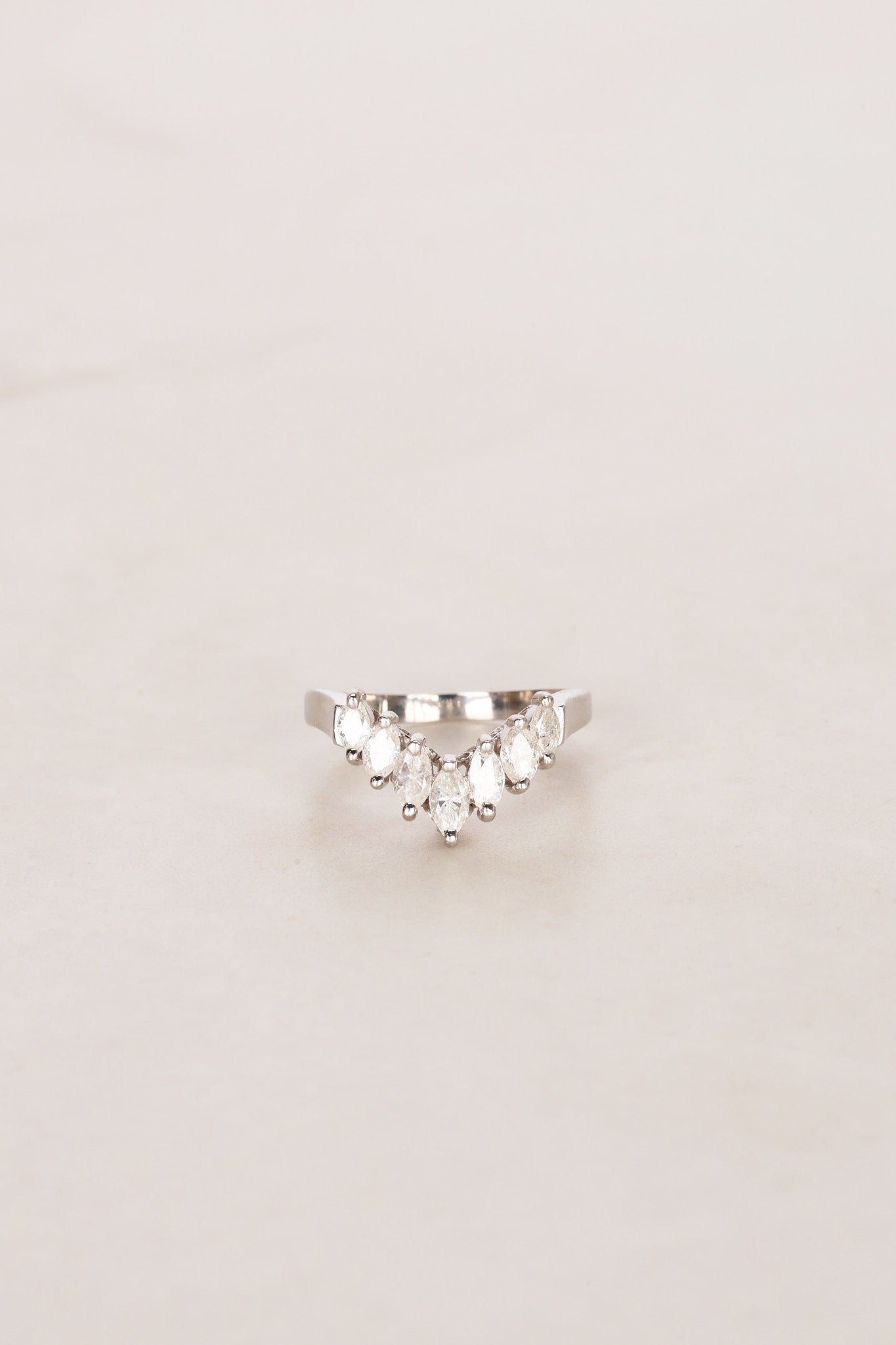 Pt900 Platinum and Diamond Ridge Ring, Size US 6.5