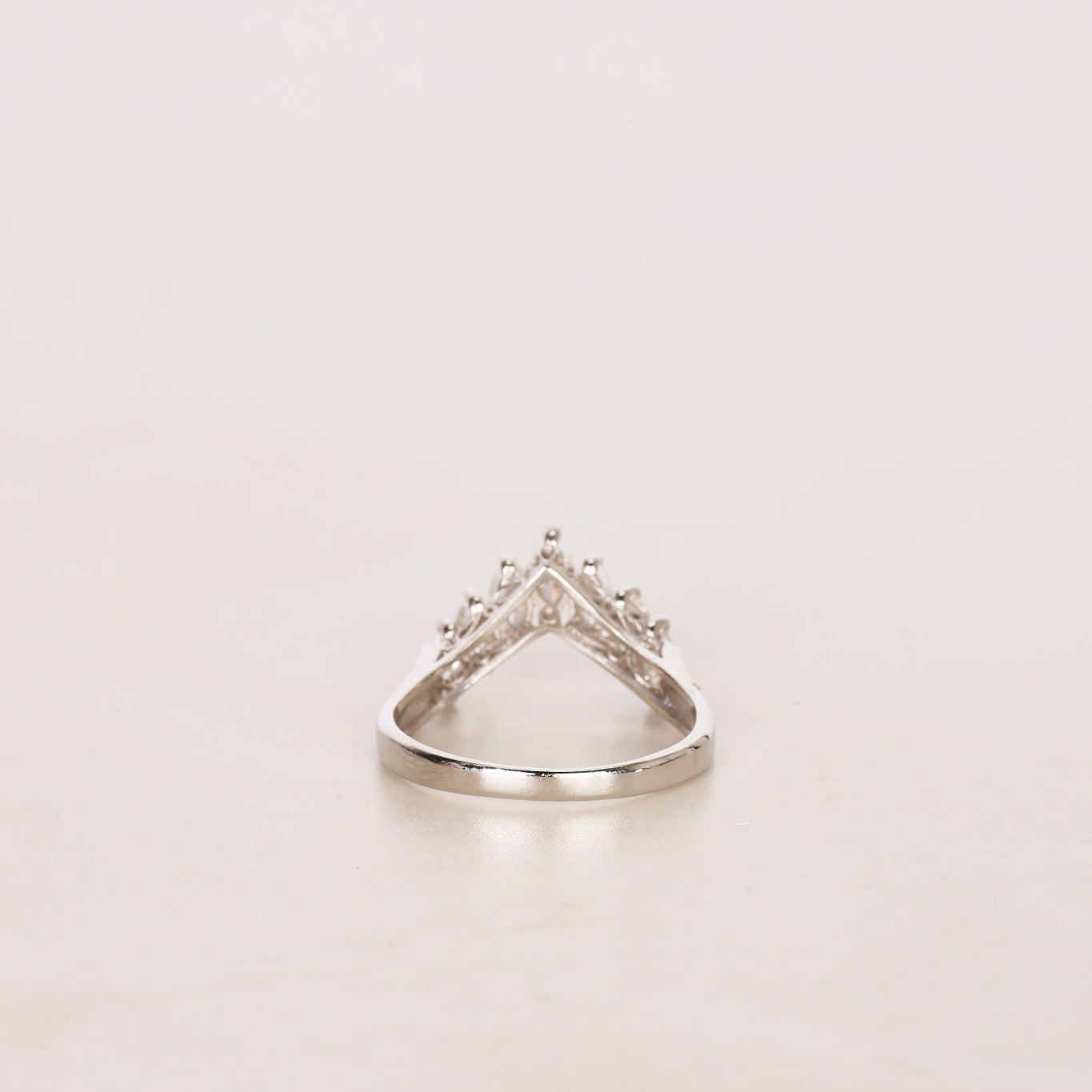 Pt900 Platinum and Diamond Ridge Ring, Size US 6.5