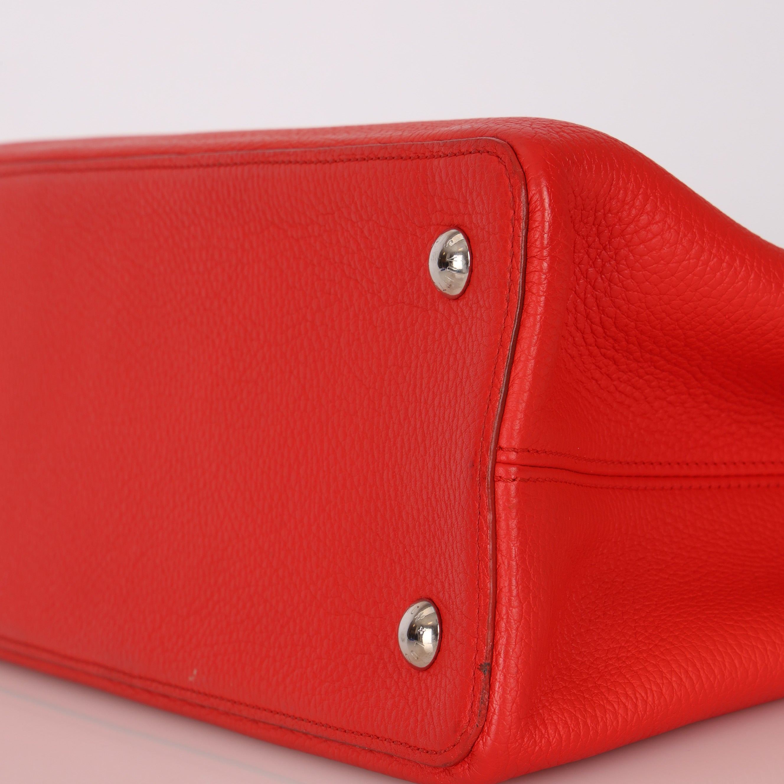 Louis Vuitton Taurillon Capucines MM
