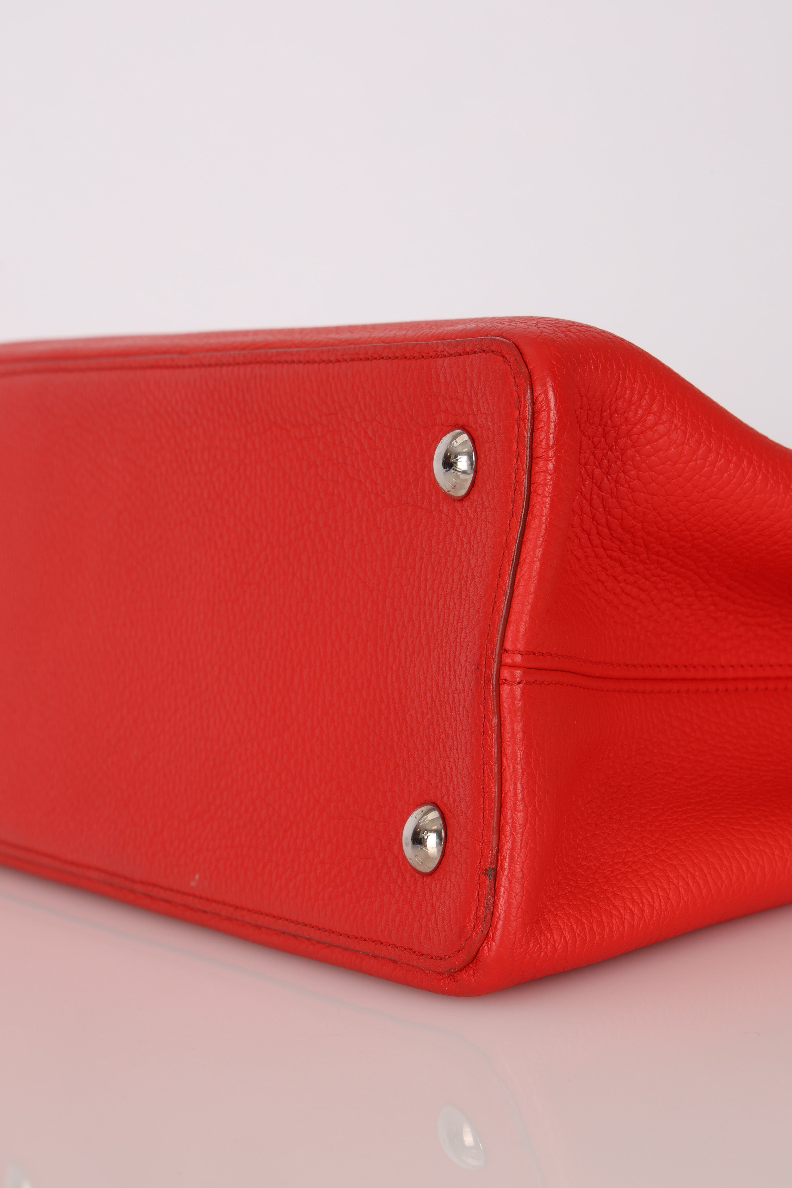 Louis Vuitton Taurillon Capucines MM