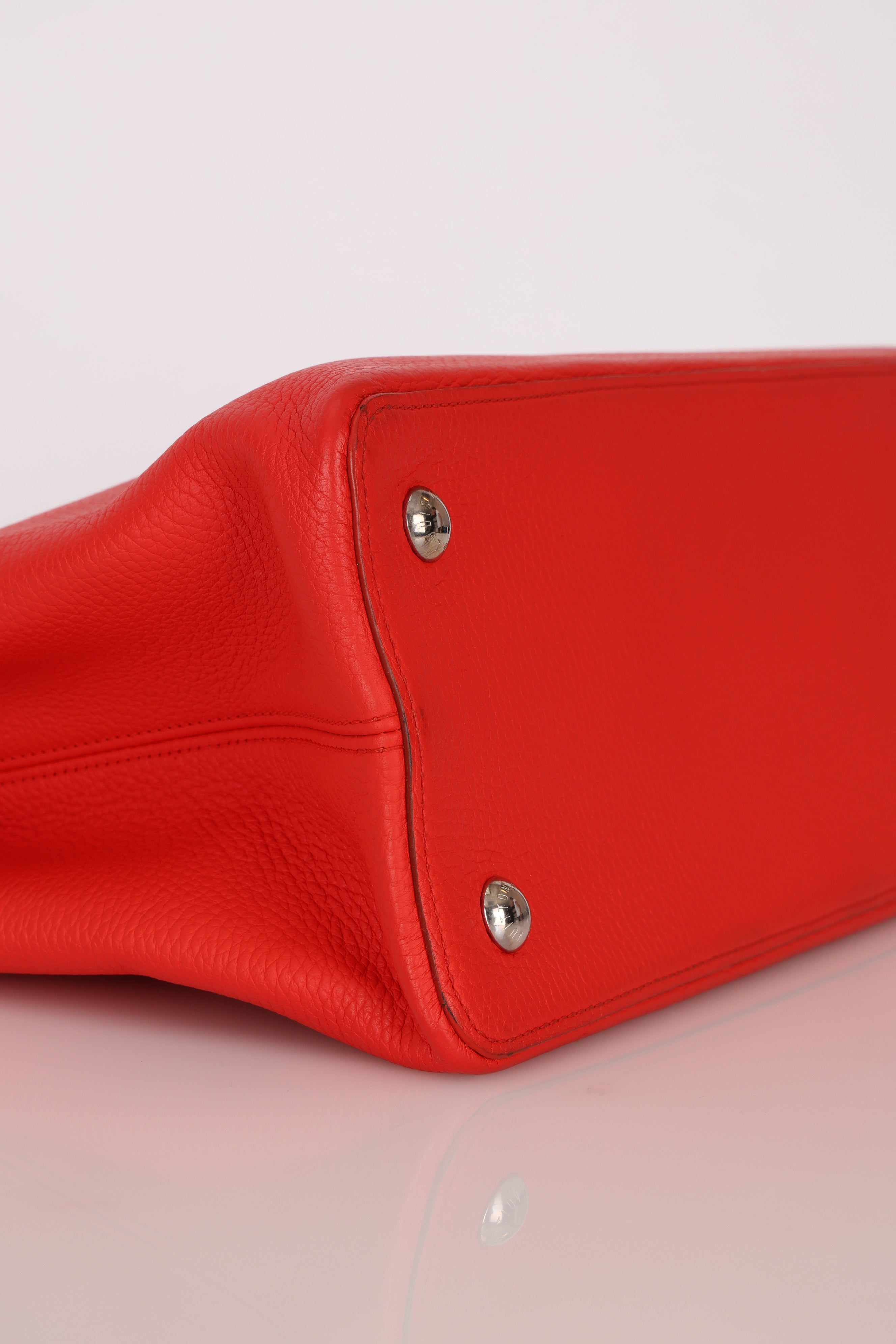 Louis Vuitton Taurillon Capucines MM
