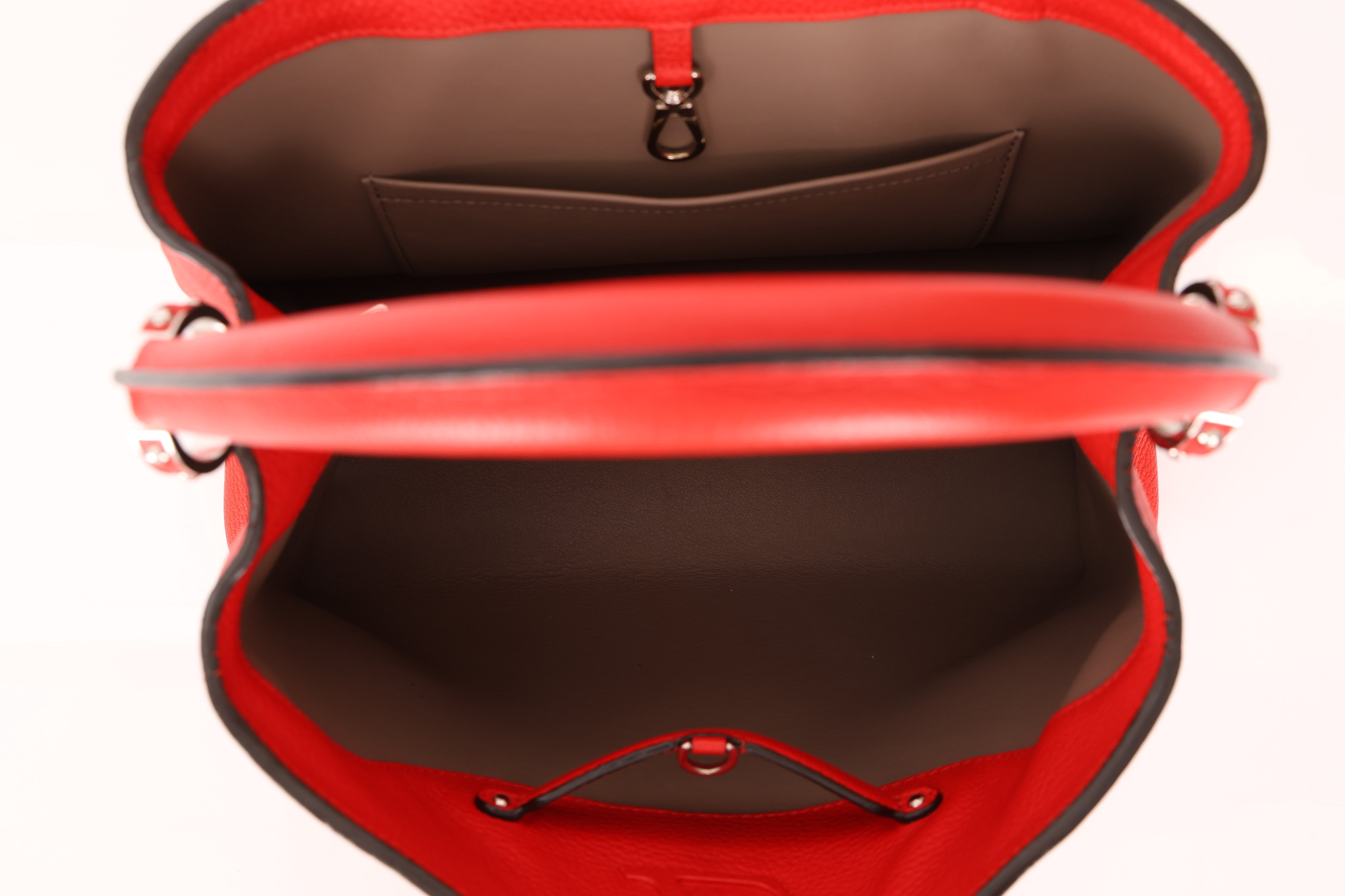 Louis Vuitton Taurillon Capucines MM