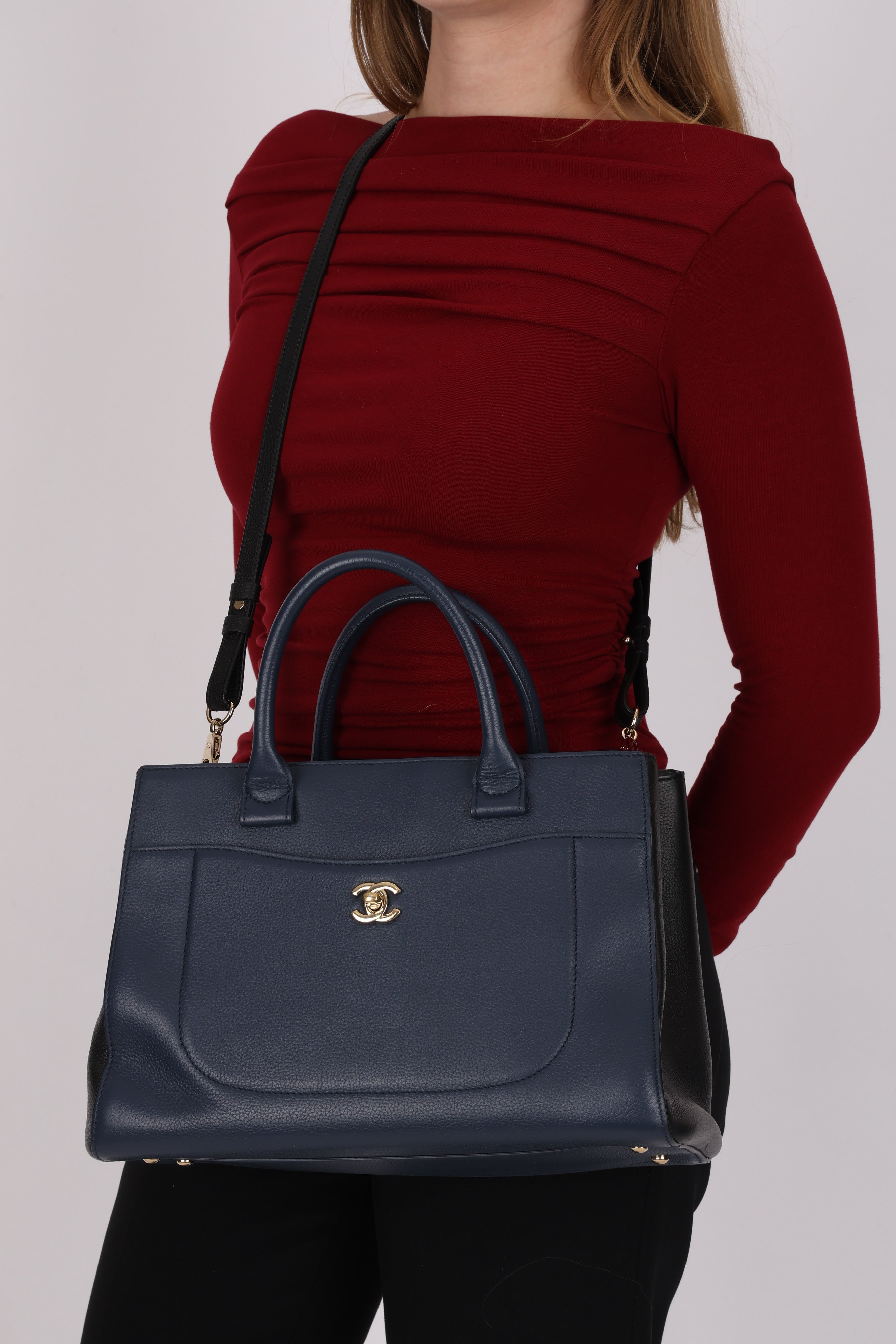 Chanel Small Neo Executive Tote Navy Caviar GHW