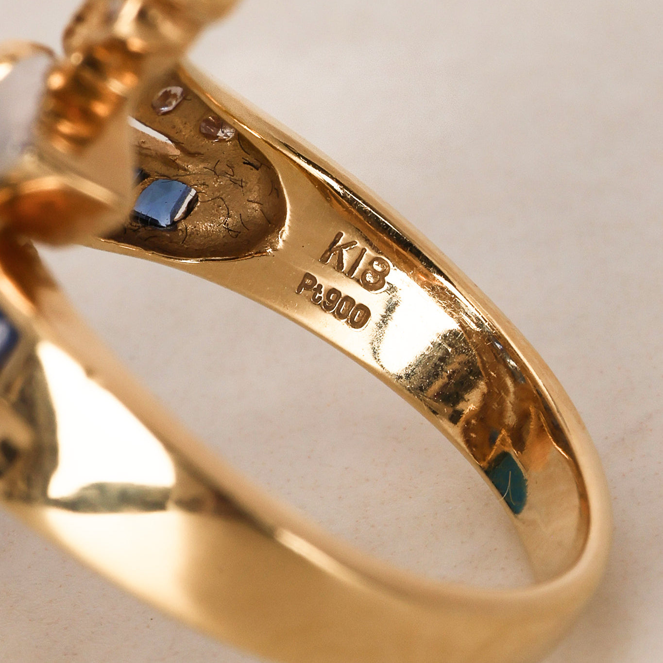 18K Sapphire & Diamond Gold Ring