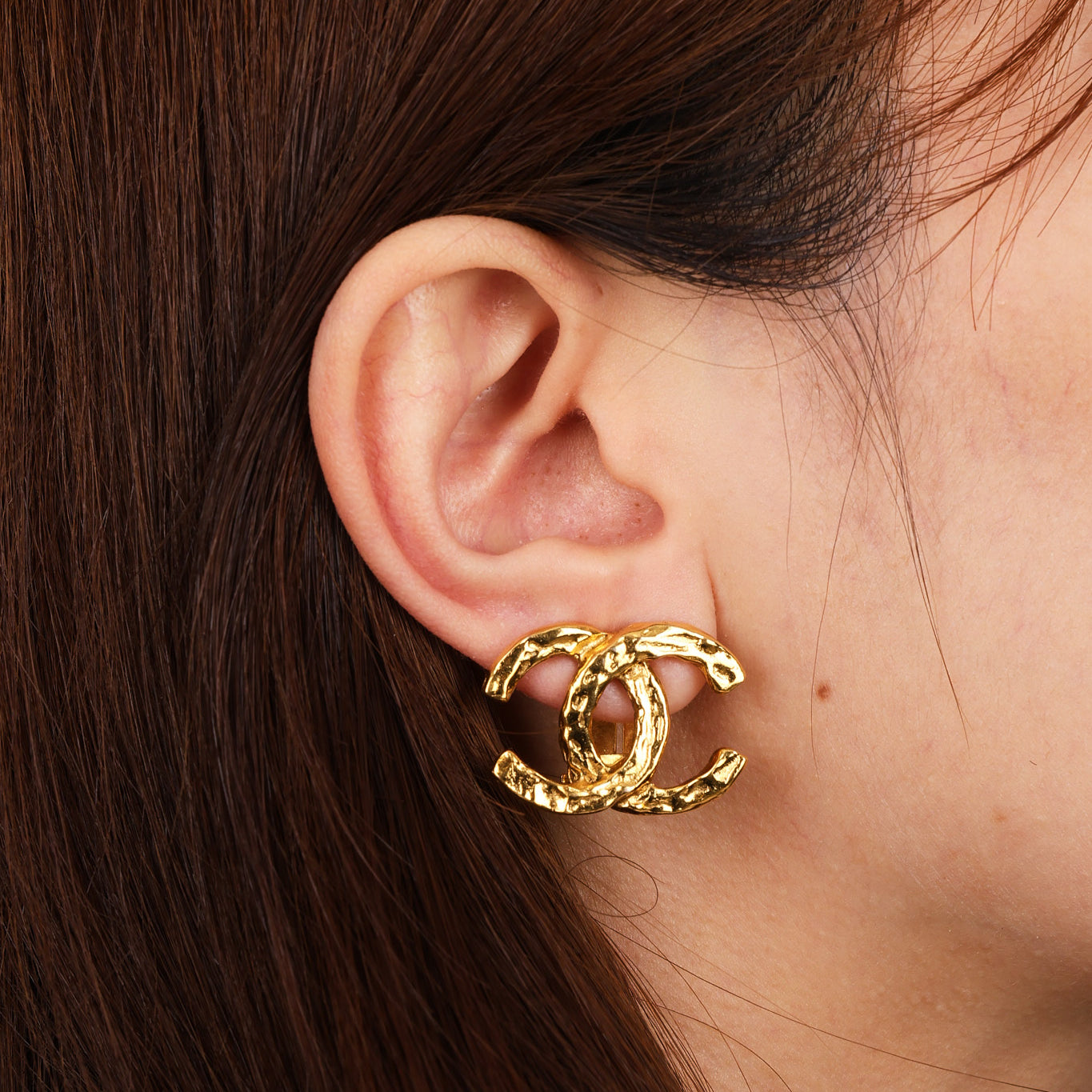 Chanel CC Textured Clip-On Earrings 1990s 24K GP - Drop 25