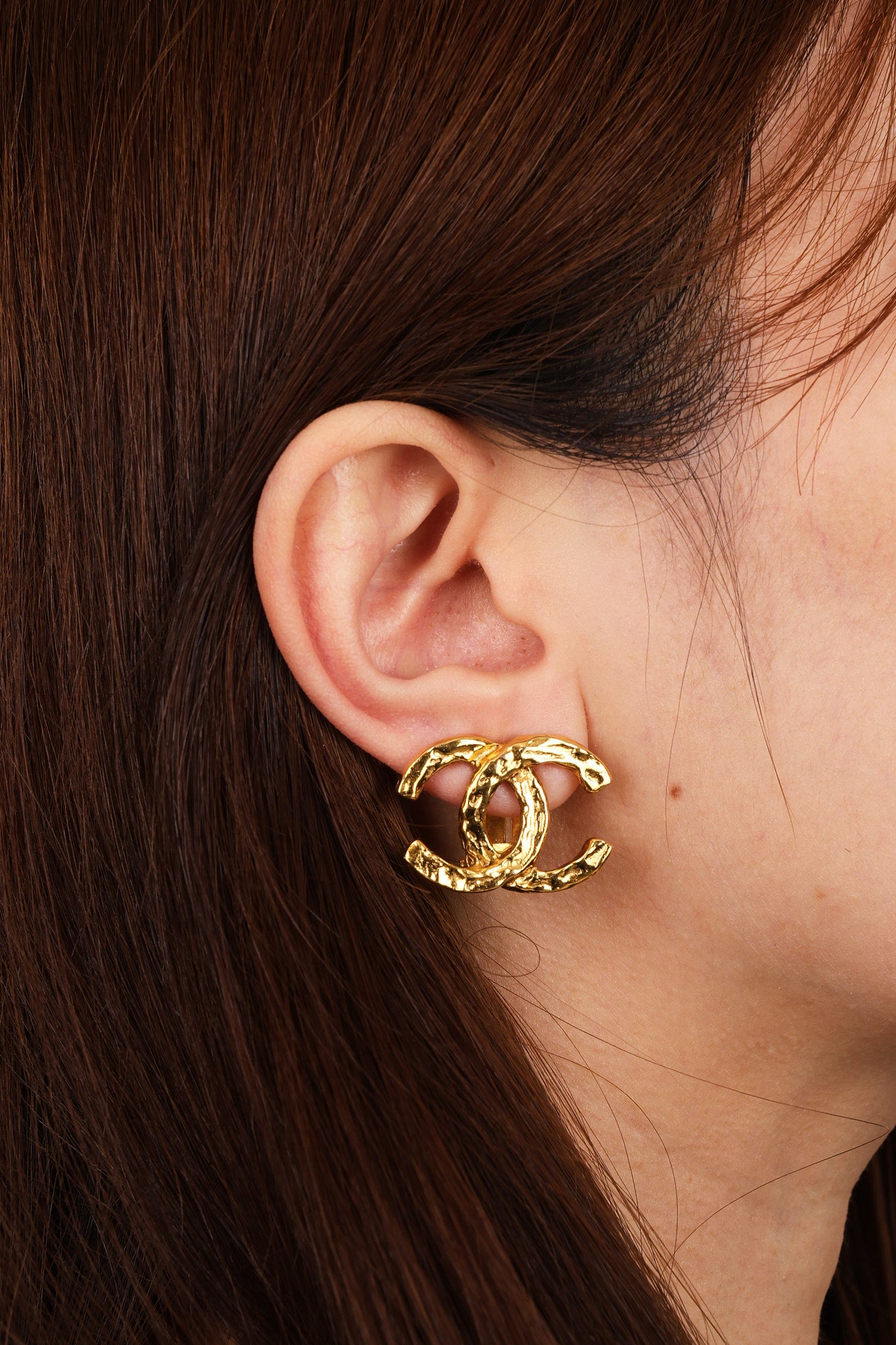 Chanel CC Textured Clip-On Earrings 1990s 24K GP - Drop 25