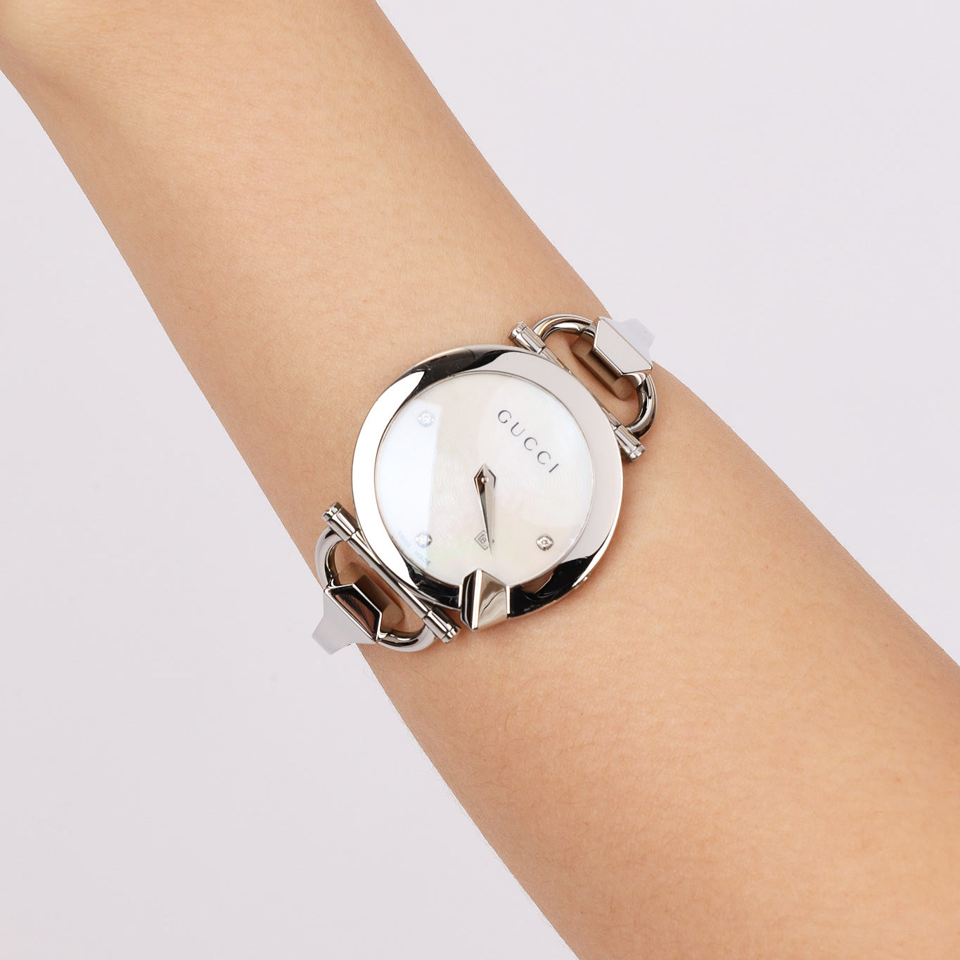 Gucci Steel Chiodo Diamond Shell Watch