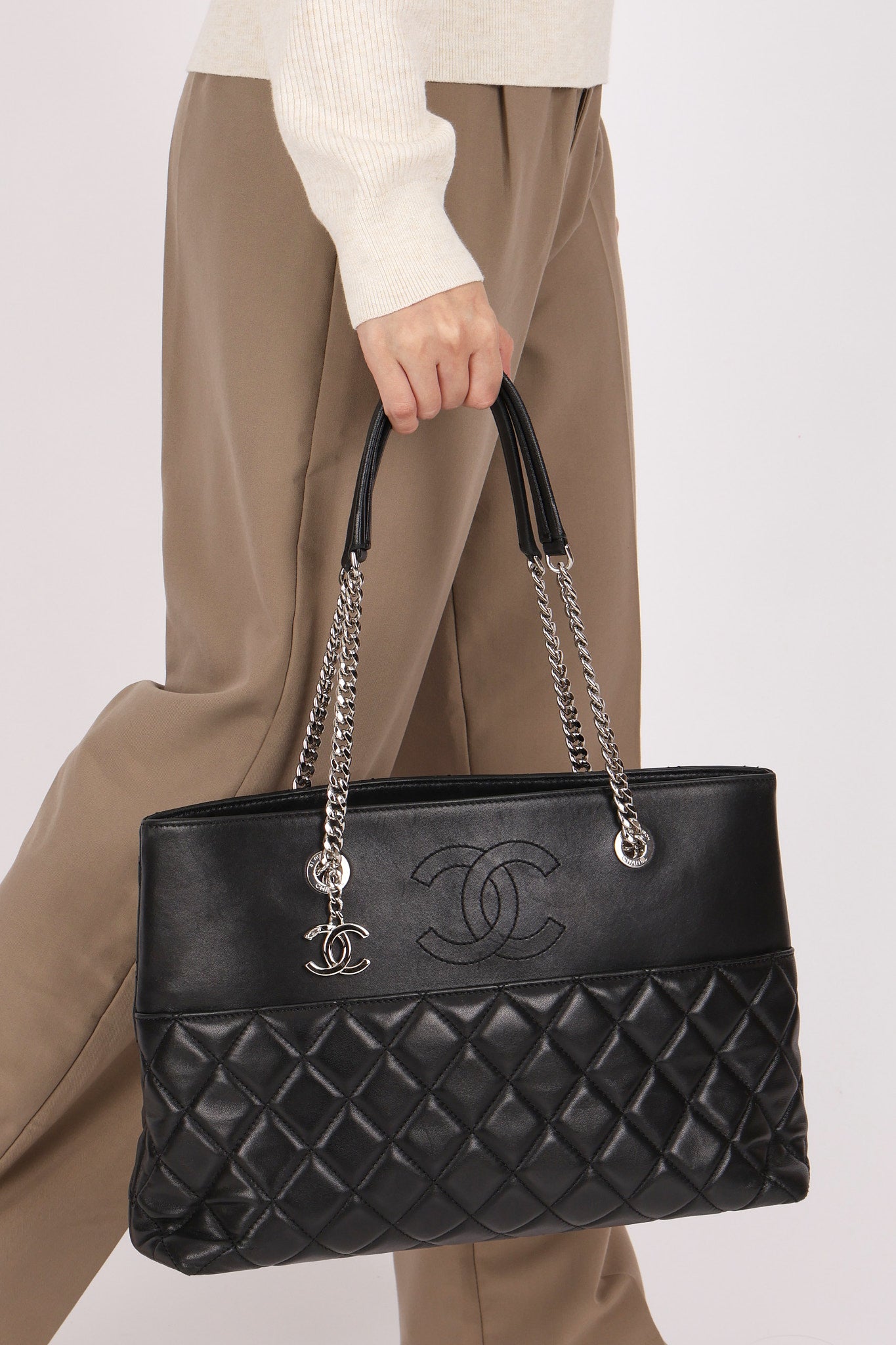 Chanel Medium Urban Delight Tote Black Lambskin SHW