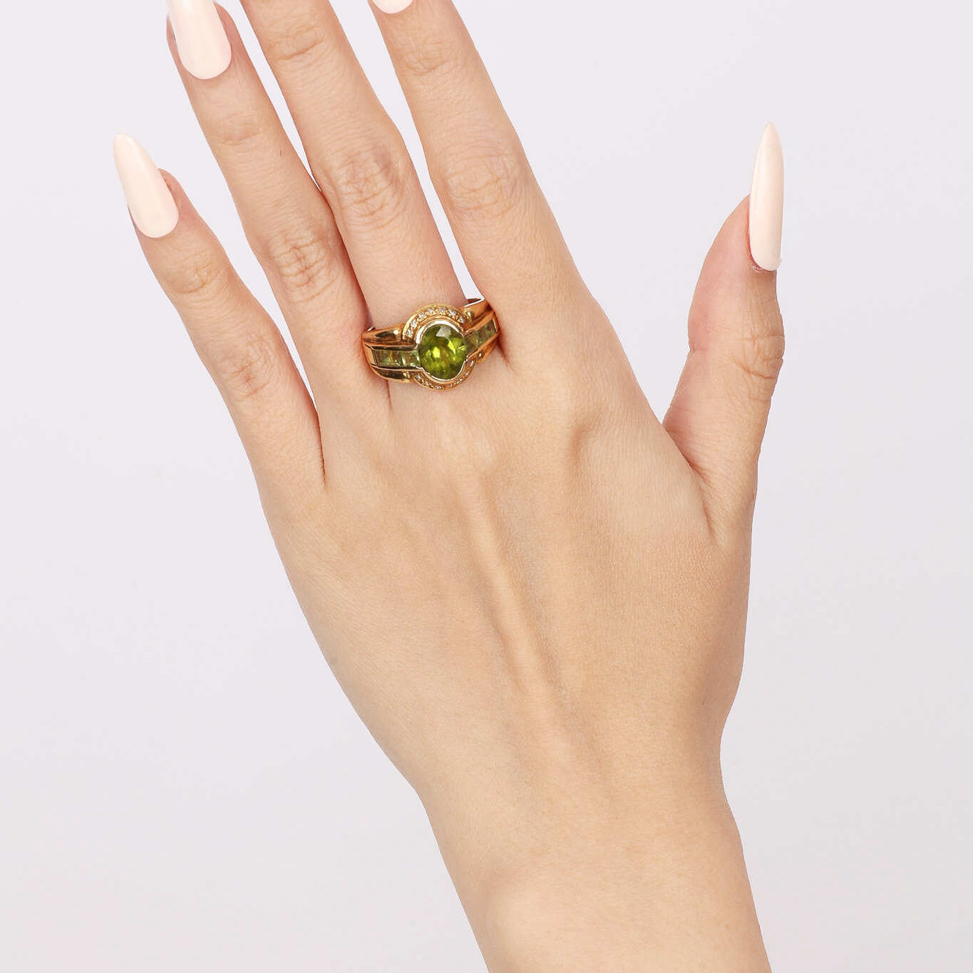 18K Diamond and Peridot Gold Ring