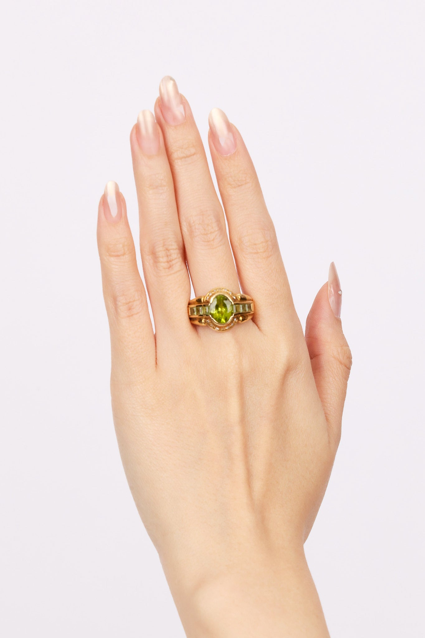 18K Diamond and Peridot Gold Ring